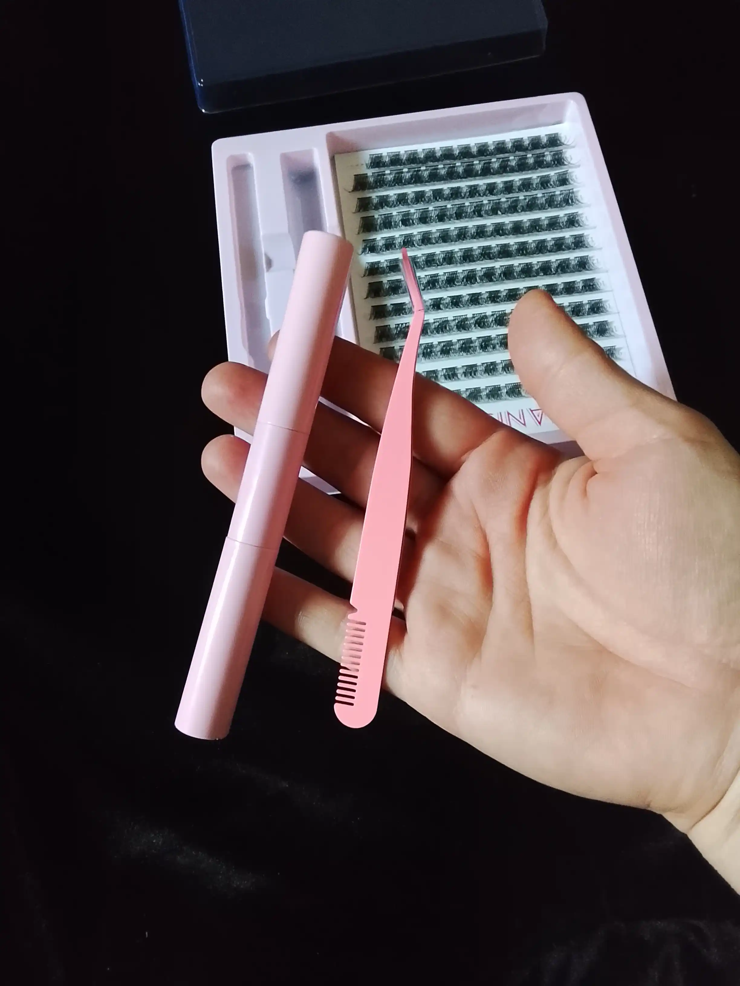 3D effektli ulama kipriklar, kiprik kleyi va tarog'i bilan, ko'zlarni bezash uchun Sanishi