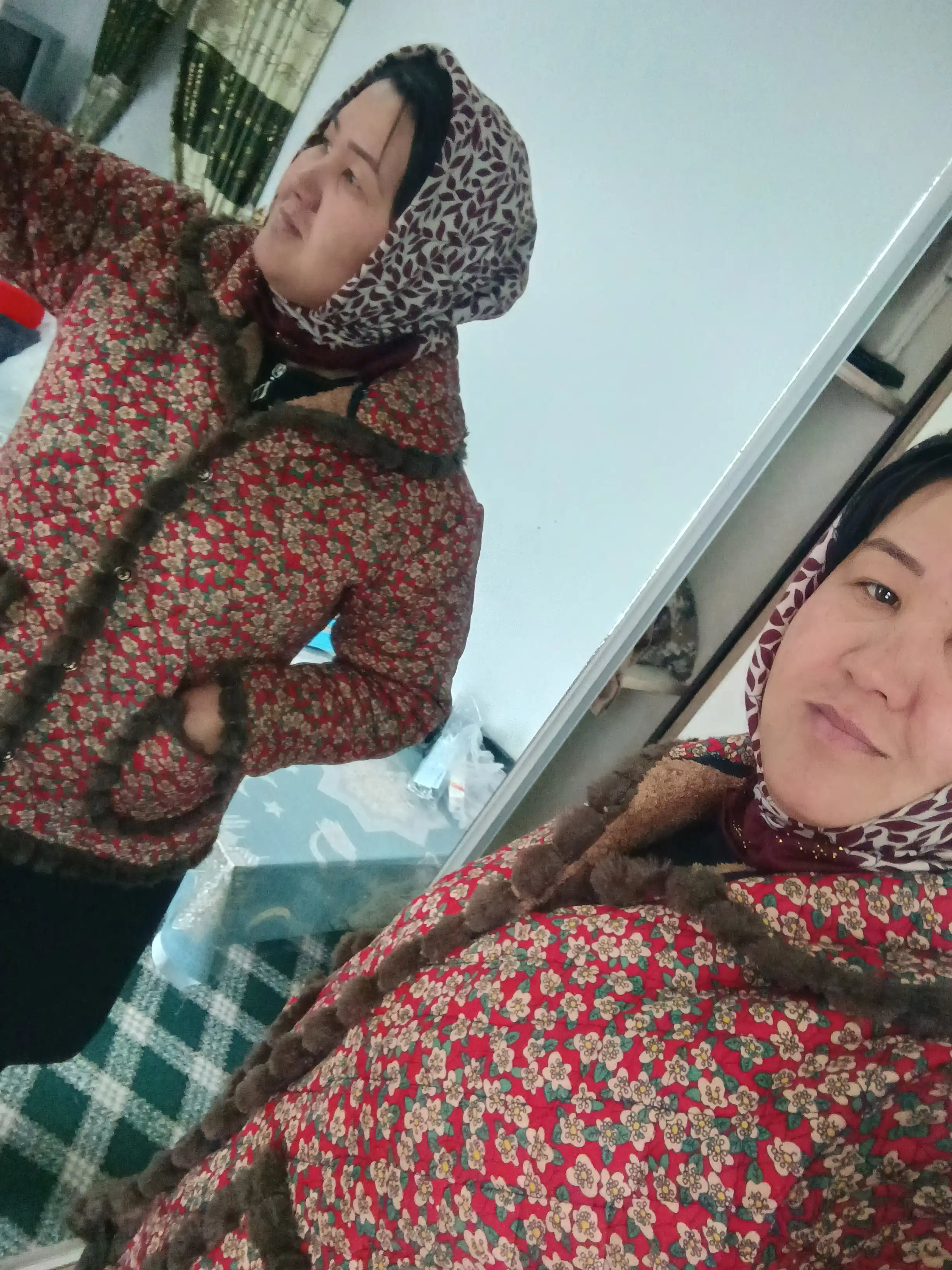 Ayollar uchun issiq qishki kurtka-palto milliy uslubda — mo‘ynali shuba-dublyonka, MALOMER