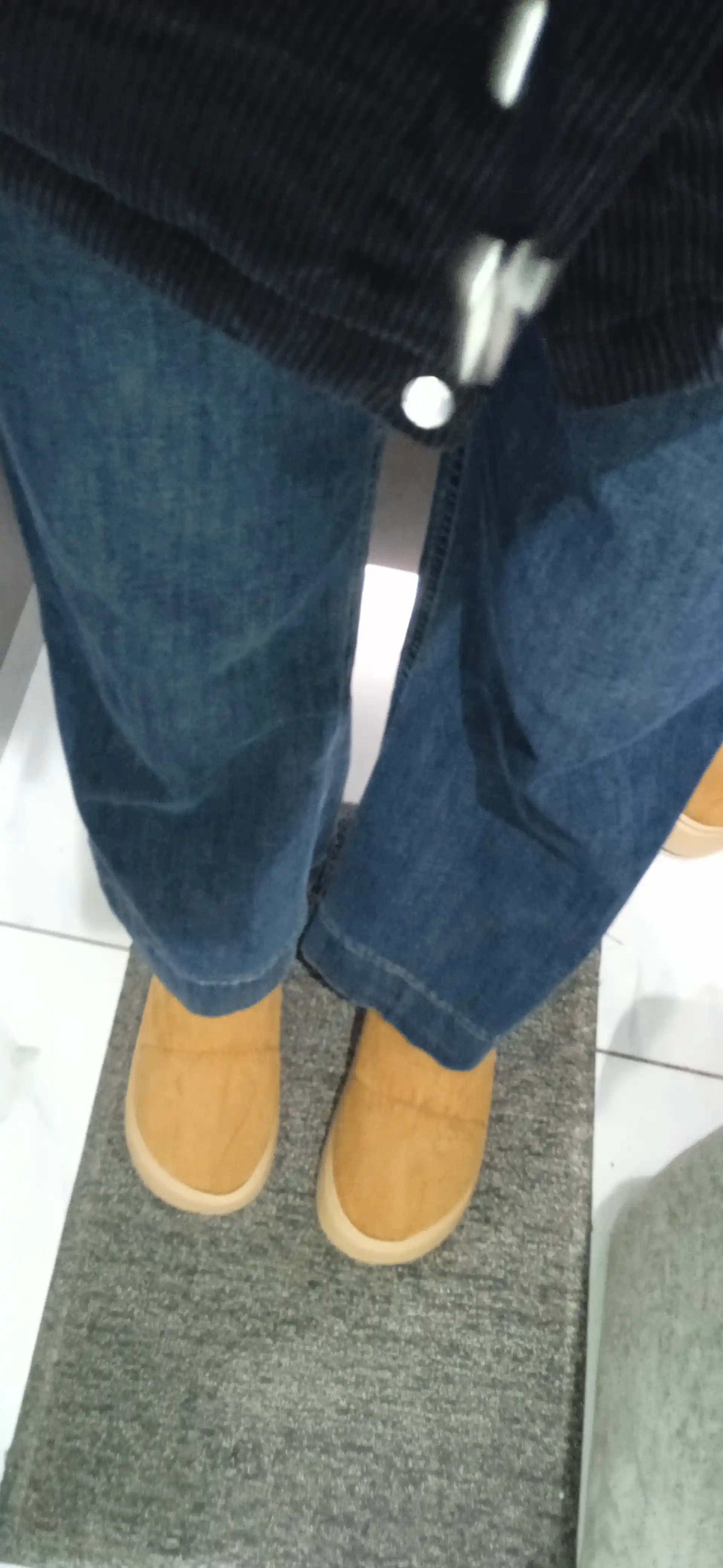 Uggi ayollar uchun, kalta, mexli, 36-37, 38-39, 40-41