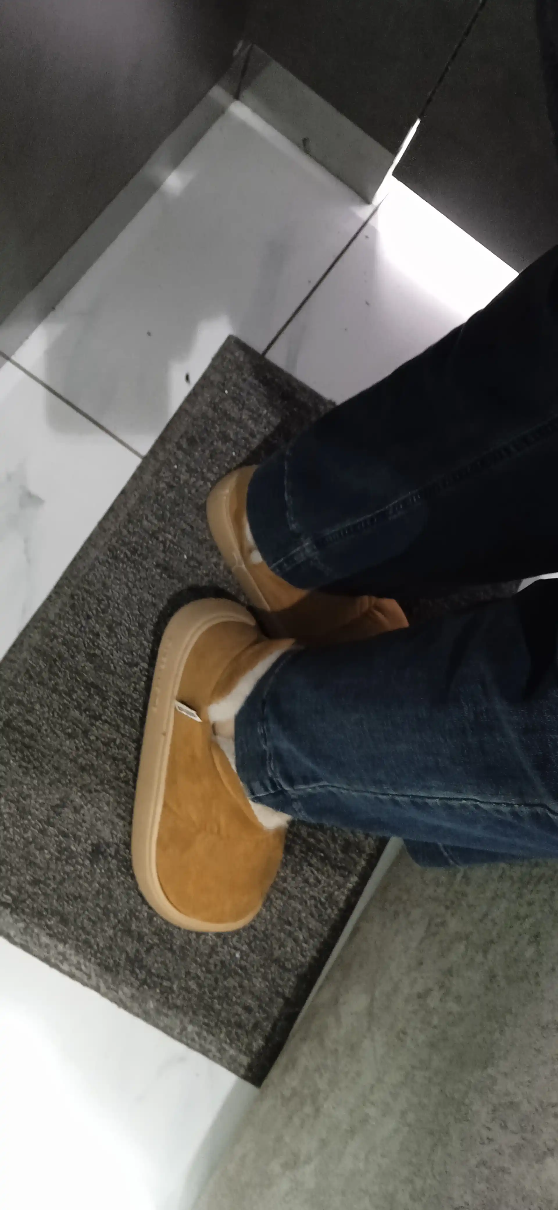 Uggi ayollar uchun, kalta, mexli, 36-37, 38-39, 40-41