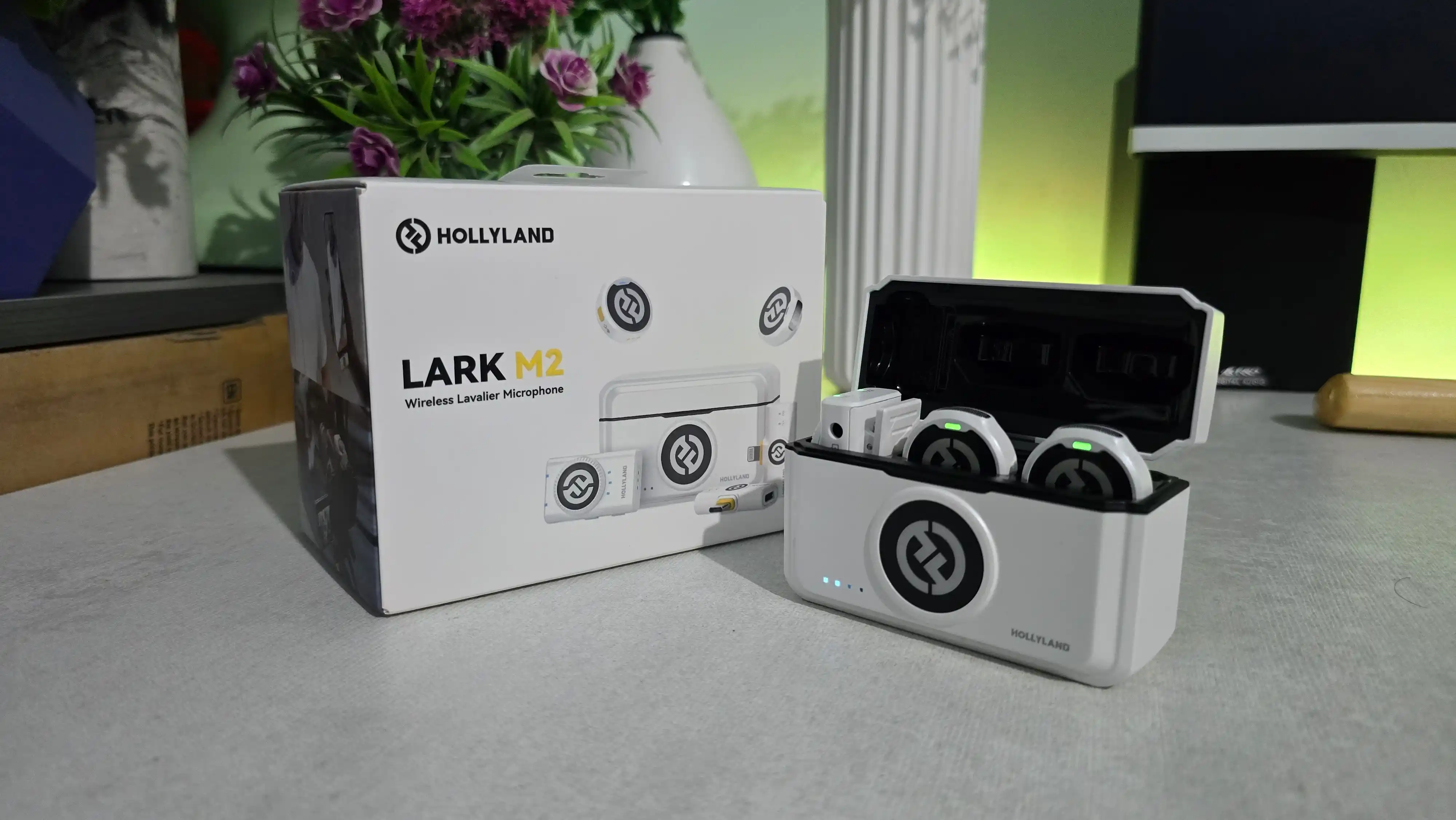 Hollyland Lark M2 Combo White — беспроводная система микрофонов (белая)