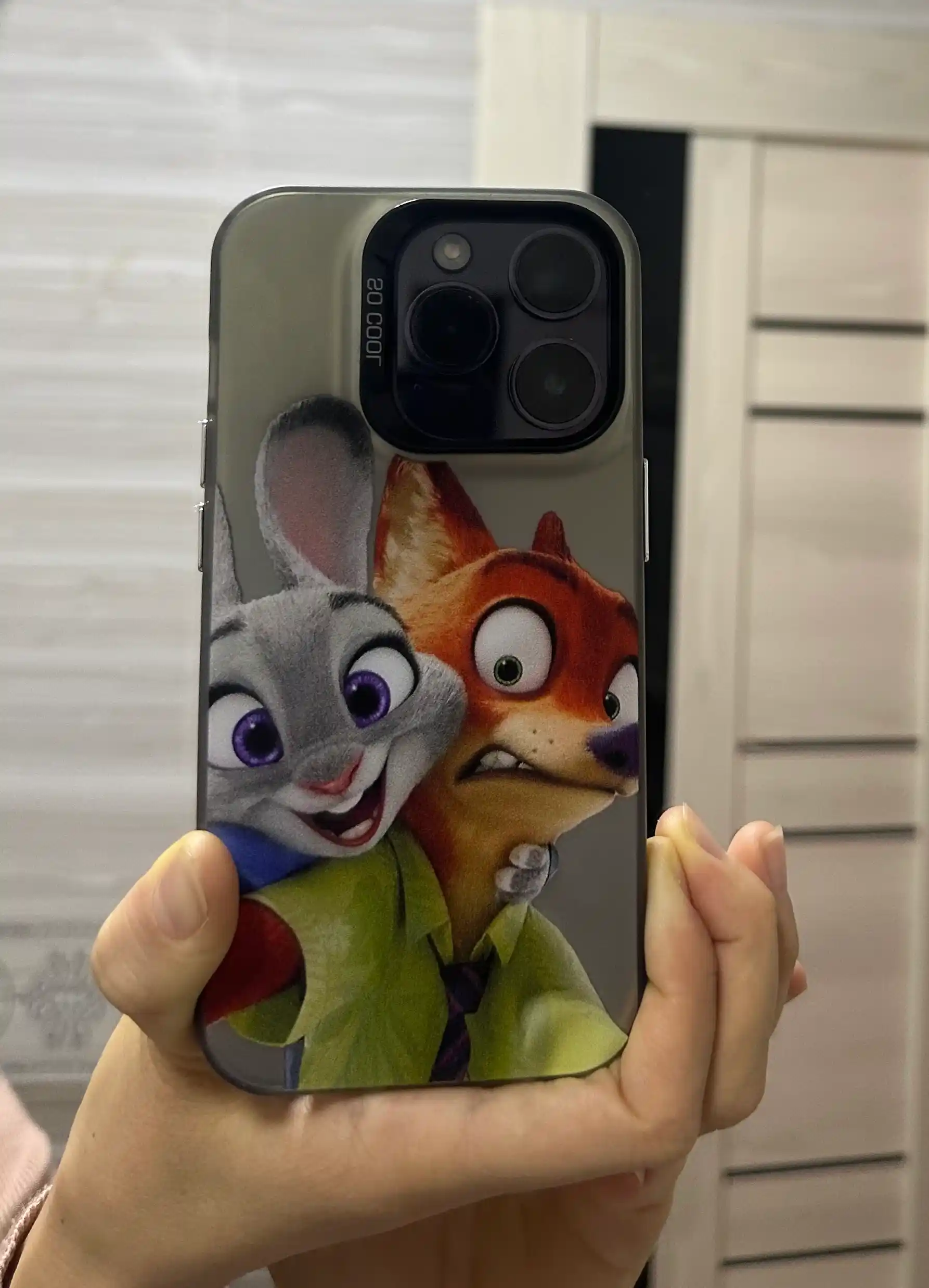 Чехлы для iPhone 13, 14, 15, 16 Pro, Pro Max силикон, дизайн, Зверополис
