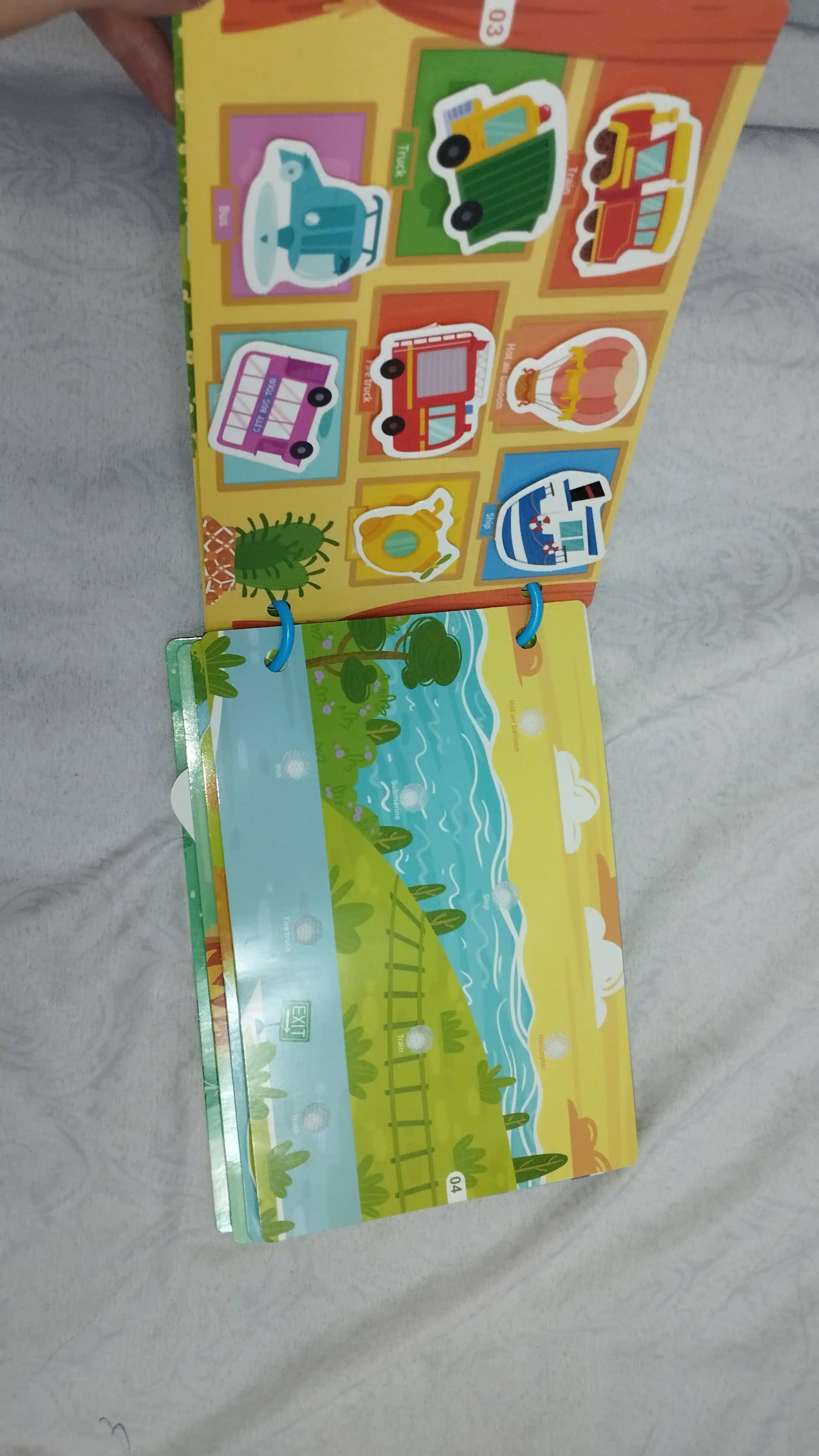 Bolalar uchun o'quv kitobi va alifbosi Busybook, lipuchkali Montessori kitobi