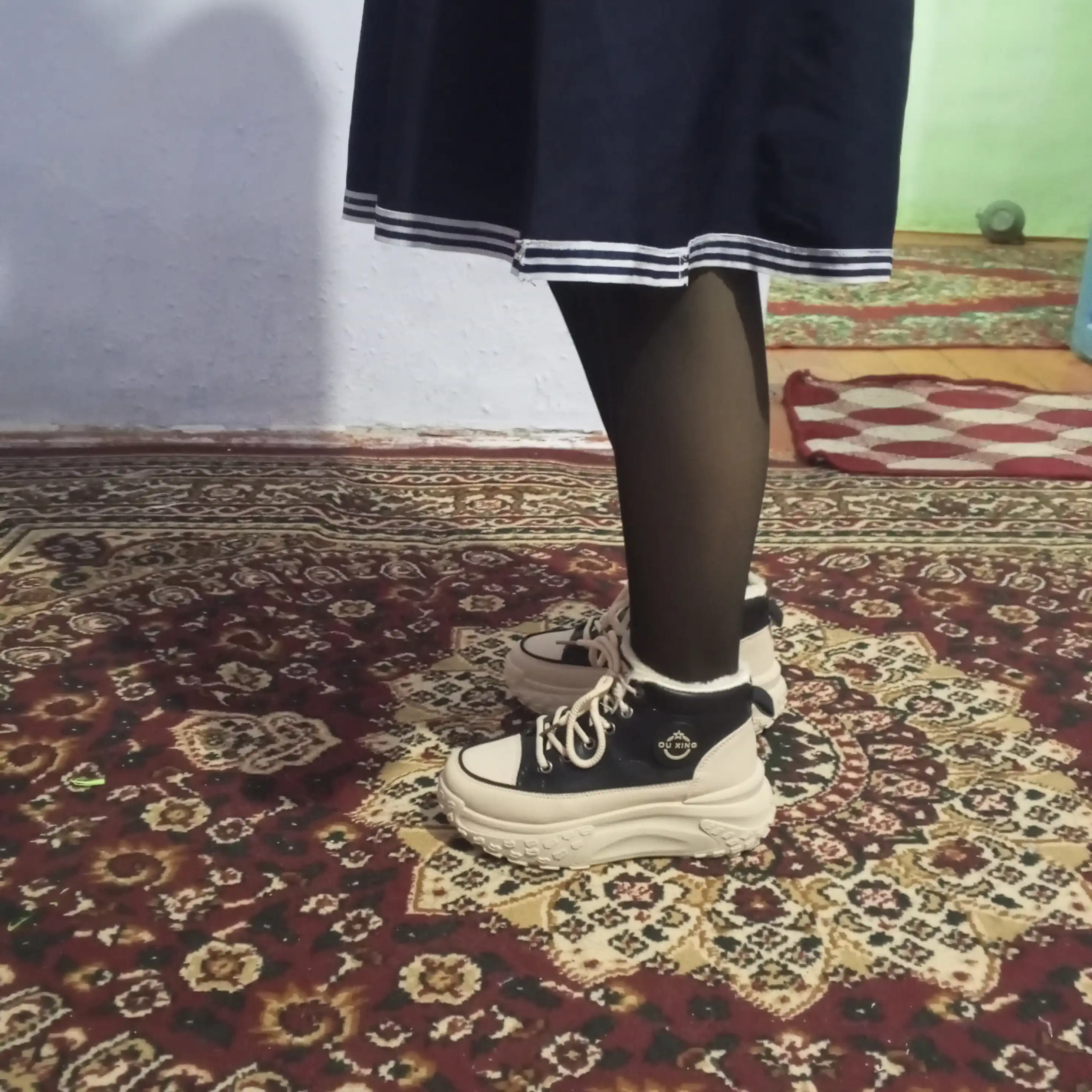 Зимние кроссовки с мехом женские, зимние, на 1 размер маломерка 36-40