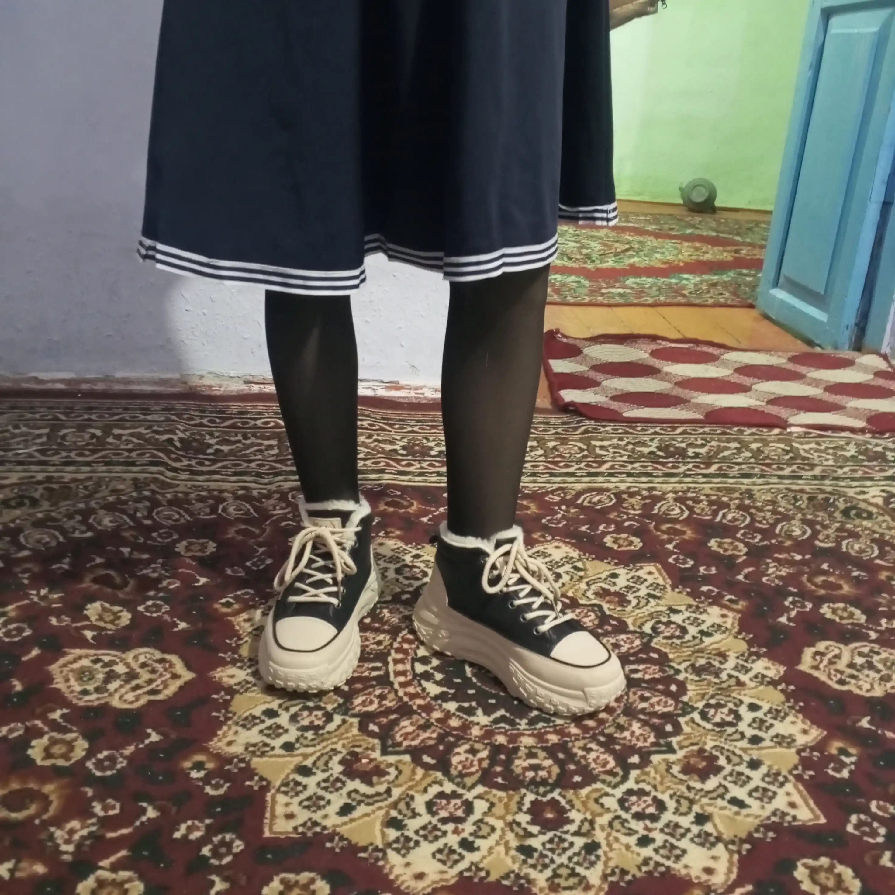 Зимние кроссовки с мехом женские, зимние, на 1 размер маломерка 36-40