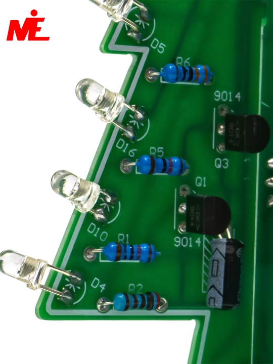 LED Yangi Yil archasi – DIY elektron to‘plam (yig‘iladigan), batareyada ishlaydi