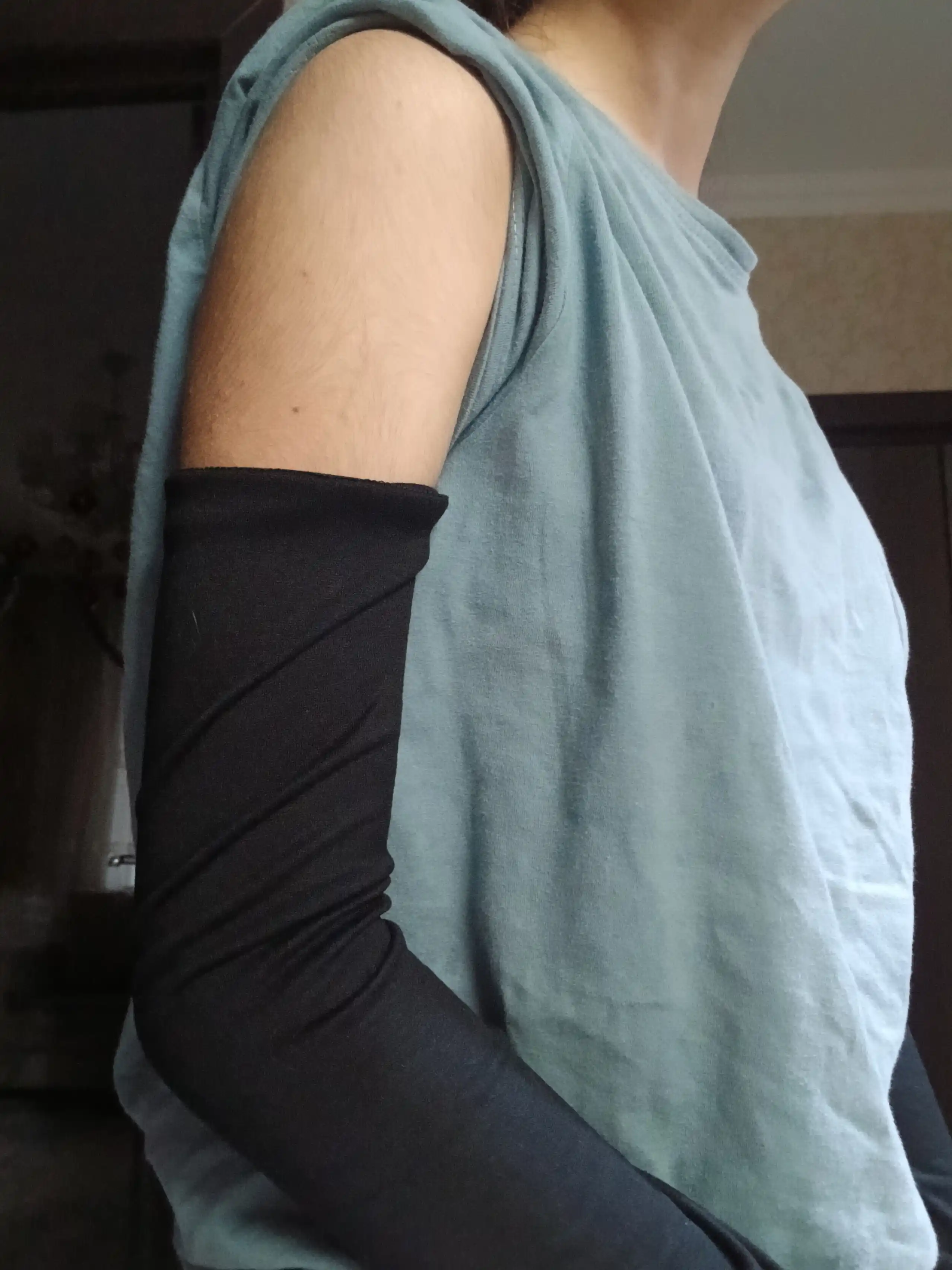 Quyoshdan himoyalovchi yenglar, fitnes uchun, uniseks