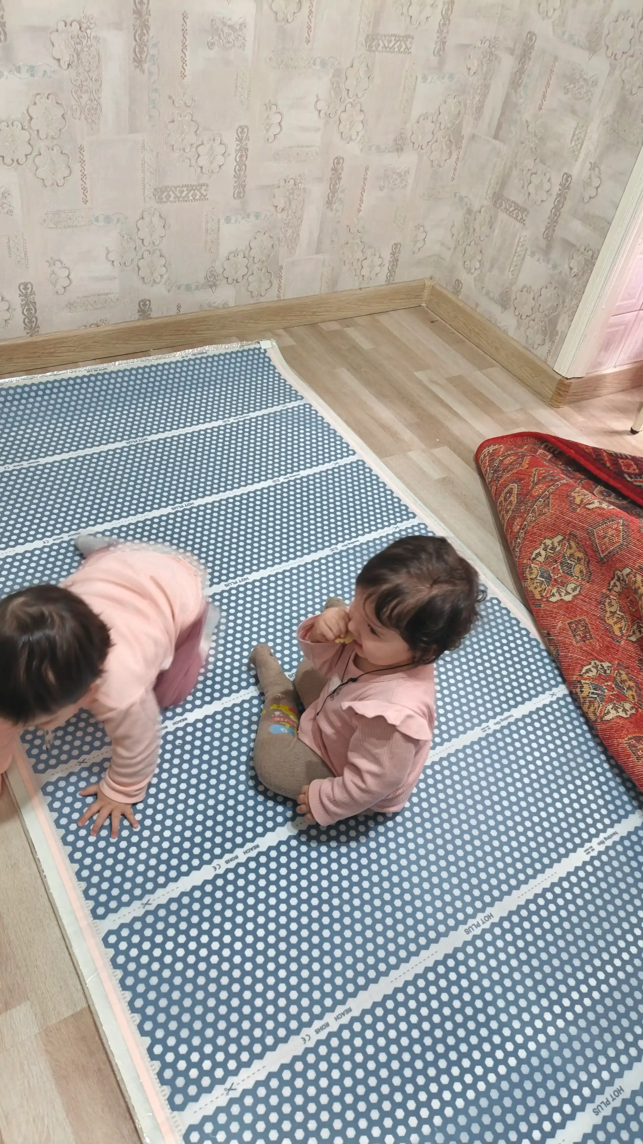 Тёплый пол Eco-Korea — всё готово. Просто подключаете к розетке, и сразу работает