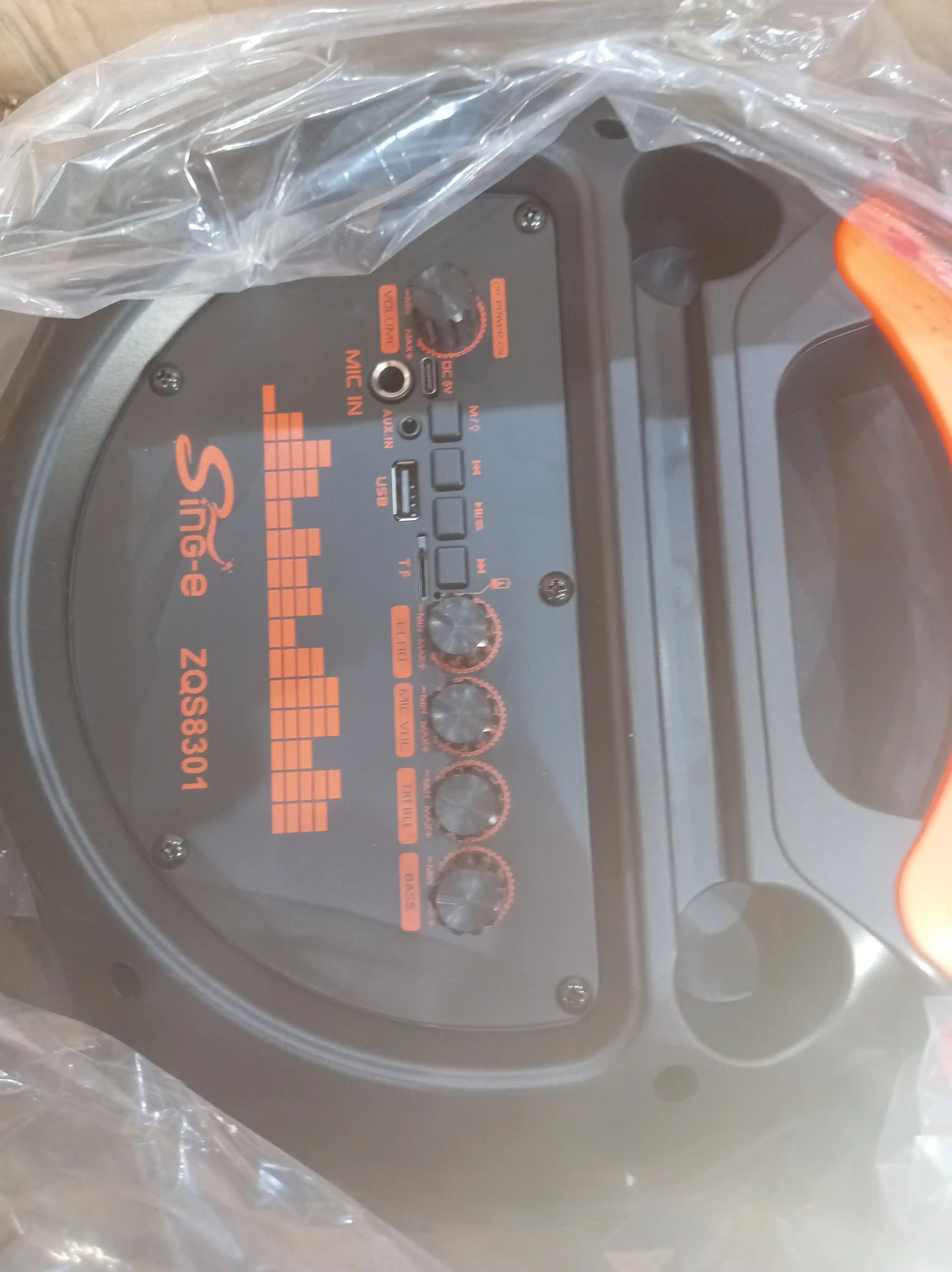 Bluetooth ZQS 8301 katta musiqiy kolonkasi, simsiz mikrofon va rangli musiqa bilan, 95 sm