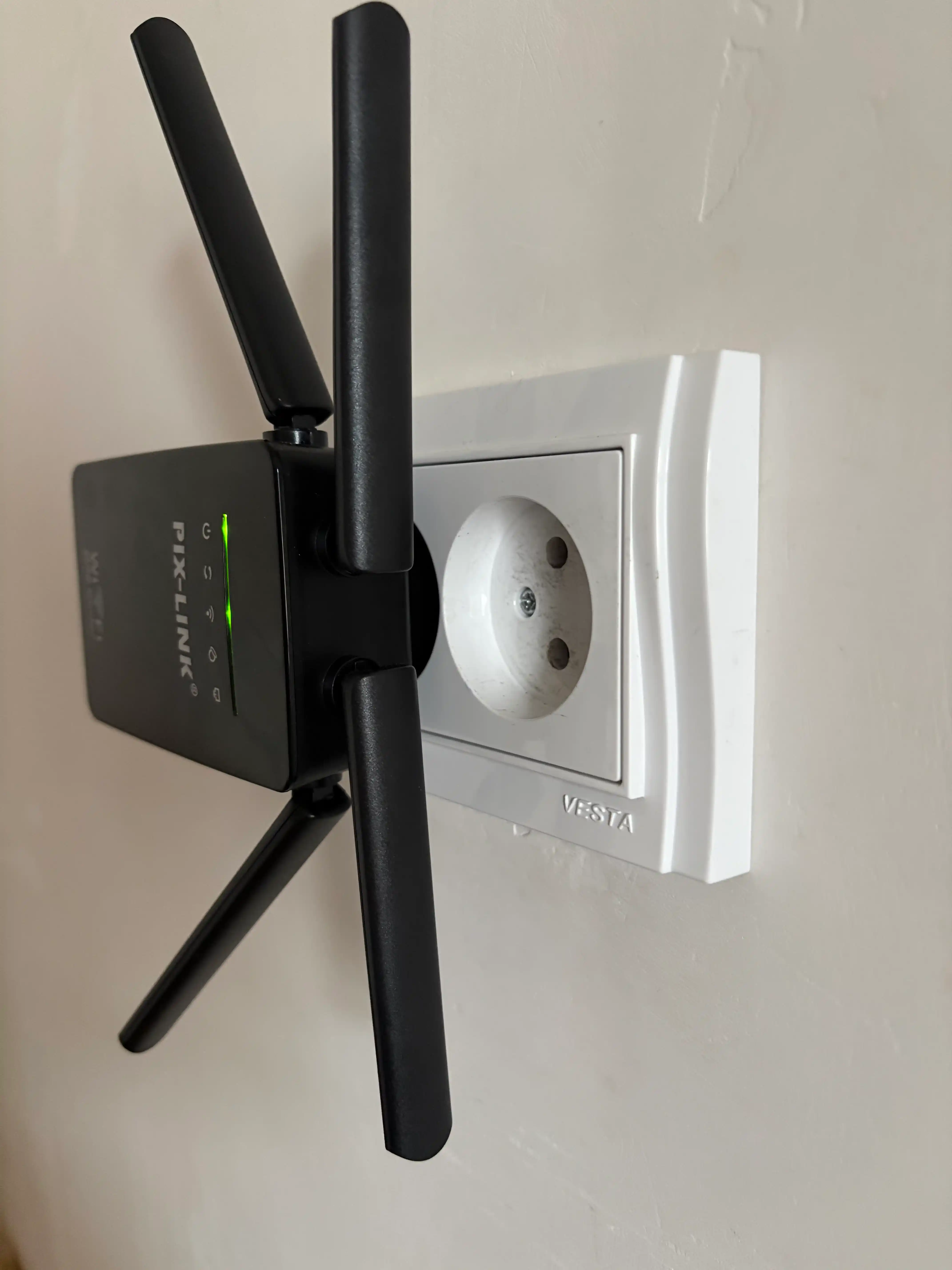Усилитель сигнала Wi-Fi мини-роутер, репитер 3 в 1 Pix-link LV-WR09, LV-WR02EQ