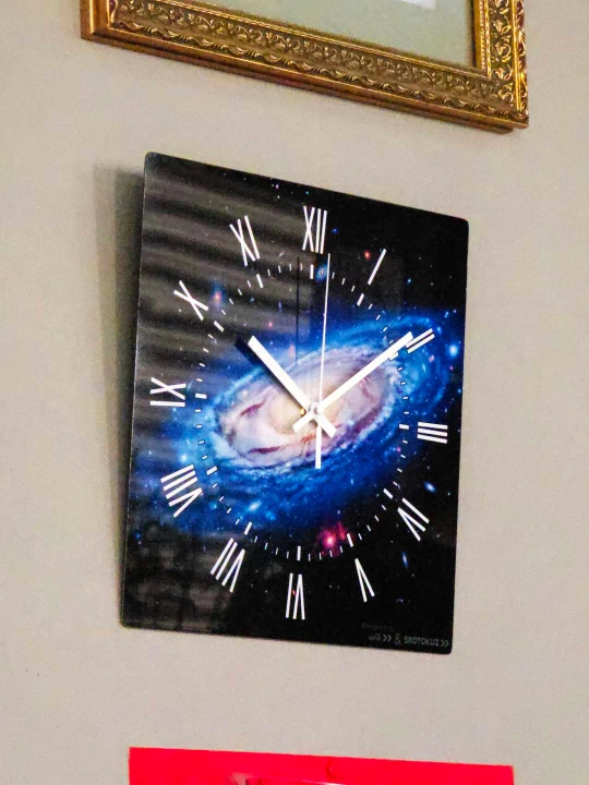 Neoprint Galaktika devoriy soati