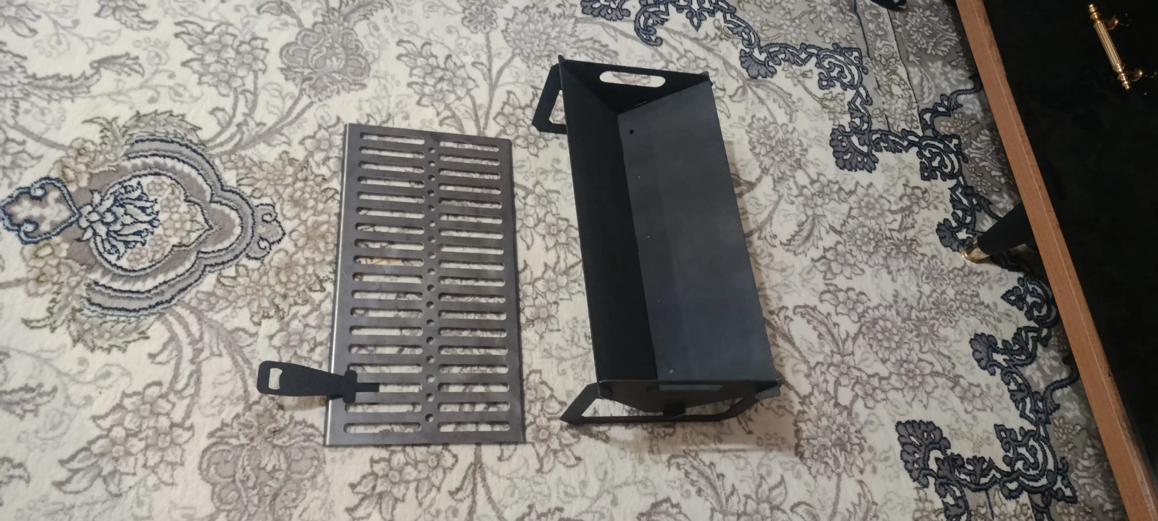 Mangall yig'iladigon, barbikyu setkasi bilan