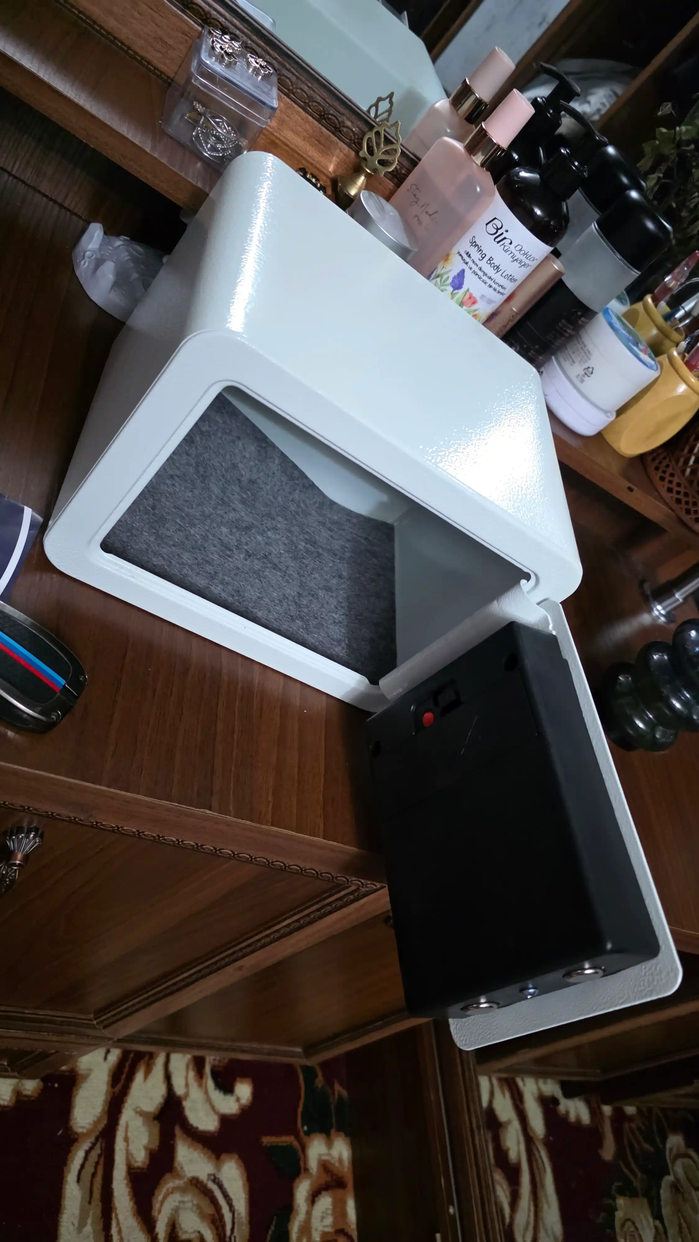 Uy va ofis uchun elektron mini seyf, ochish uchun kalit va parol, olcham: 17 * 23 * 17