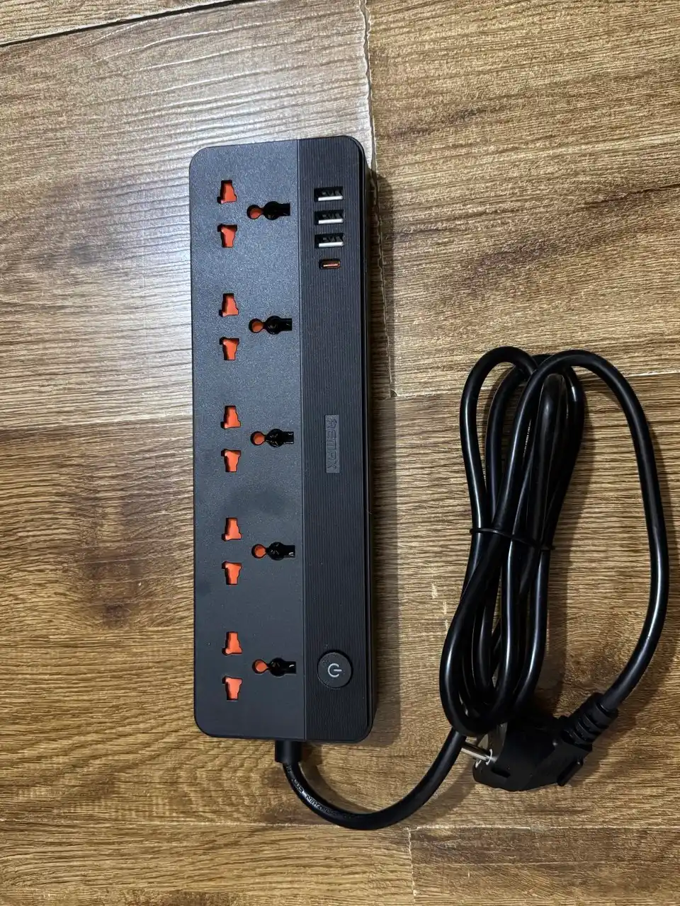 Aqlli tarmoq filtri, elektr uzatma kabeli, pilot rozetka, Type-C va USB port