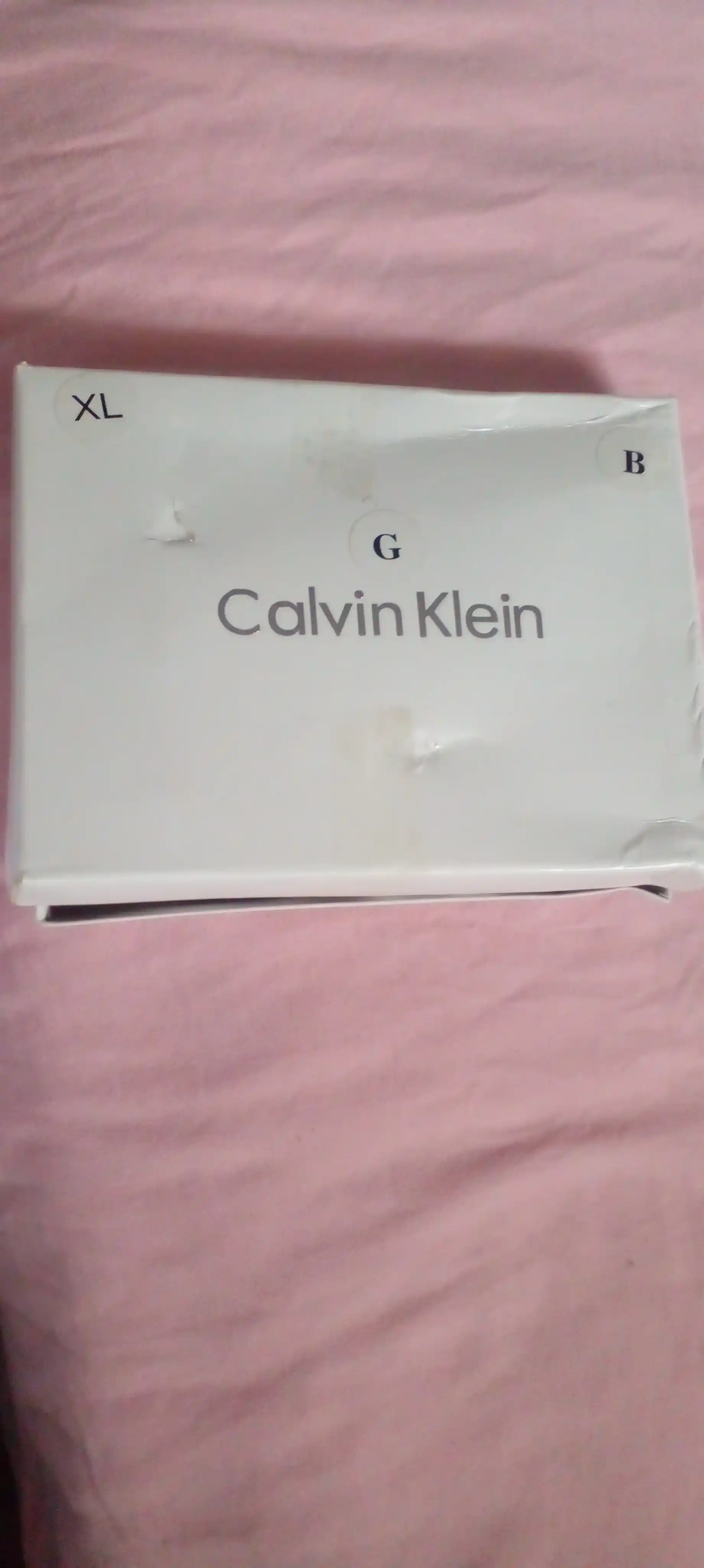 Ayollar uchun Calvin Klein ichki kiyimlar to‘plami