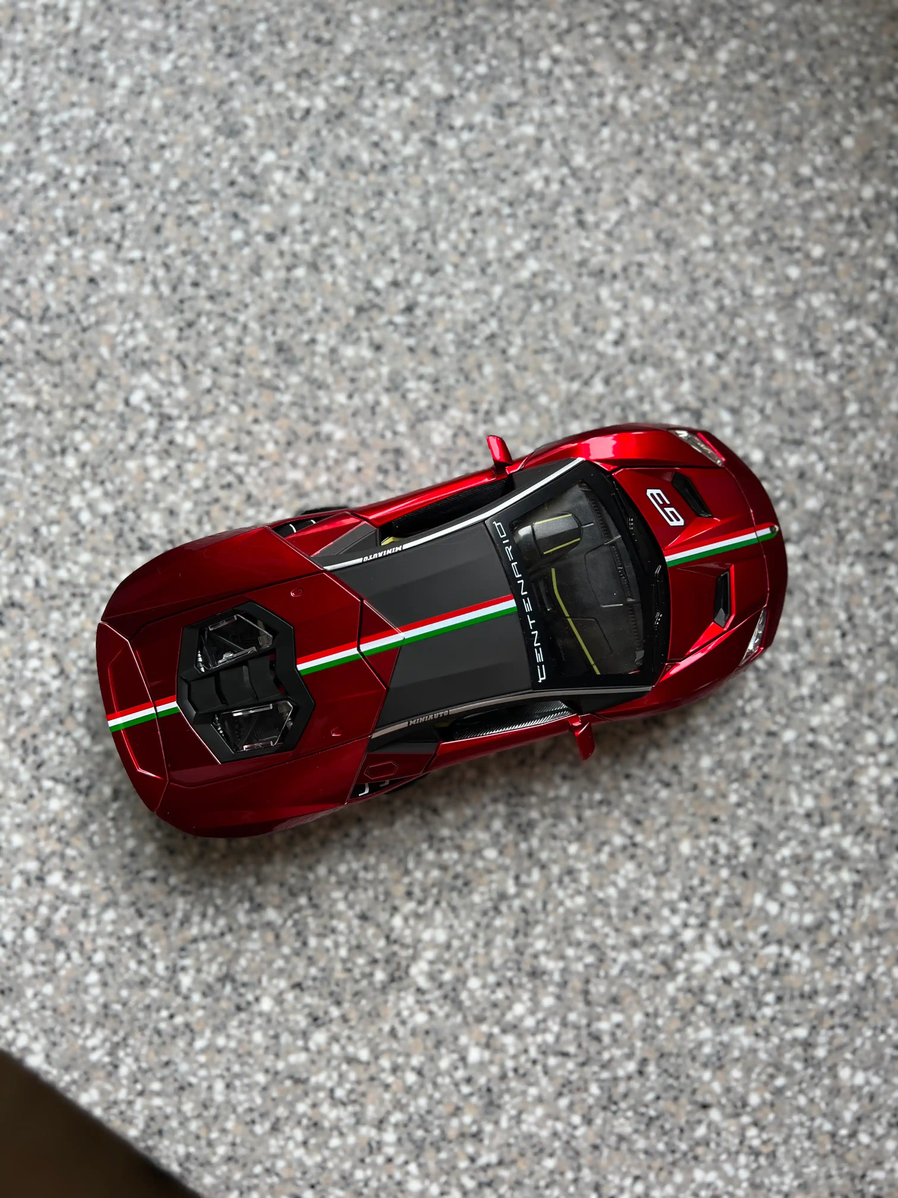 Metall mashina Lamborghini LP770-4, 1:24