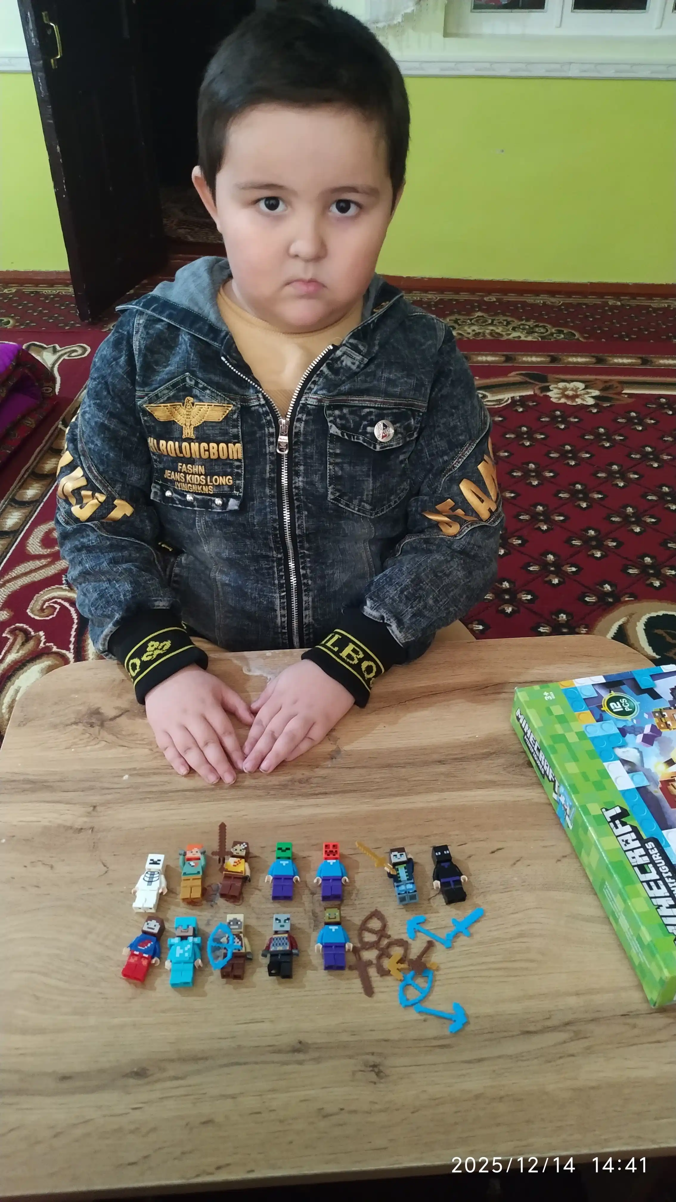 FIDGO o‘yinchoqlari to‘plami, turli xil qahramonlar