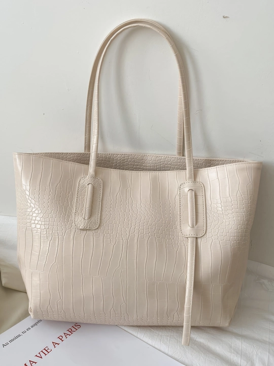 Ayollar uchun laklangan shopper sumka ZARMINA, eko-charm, krokodil teksturali, qora - 