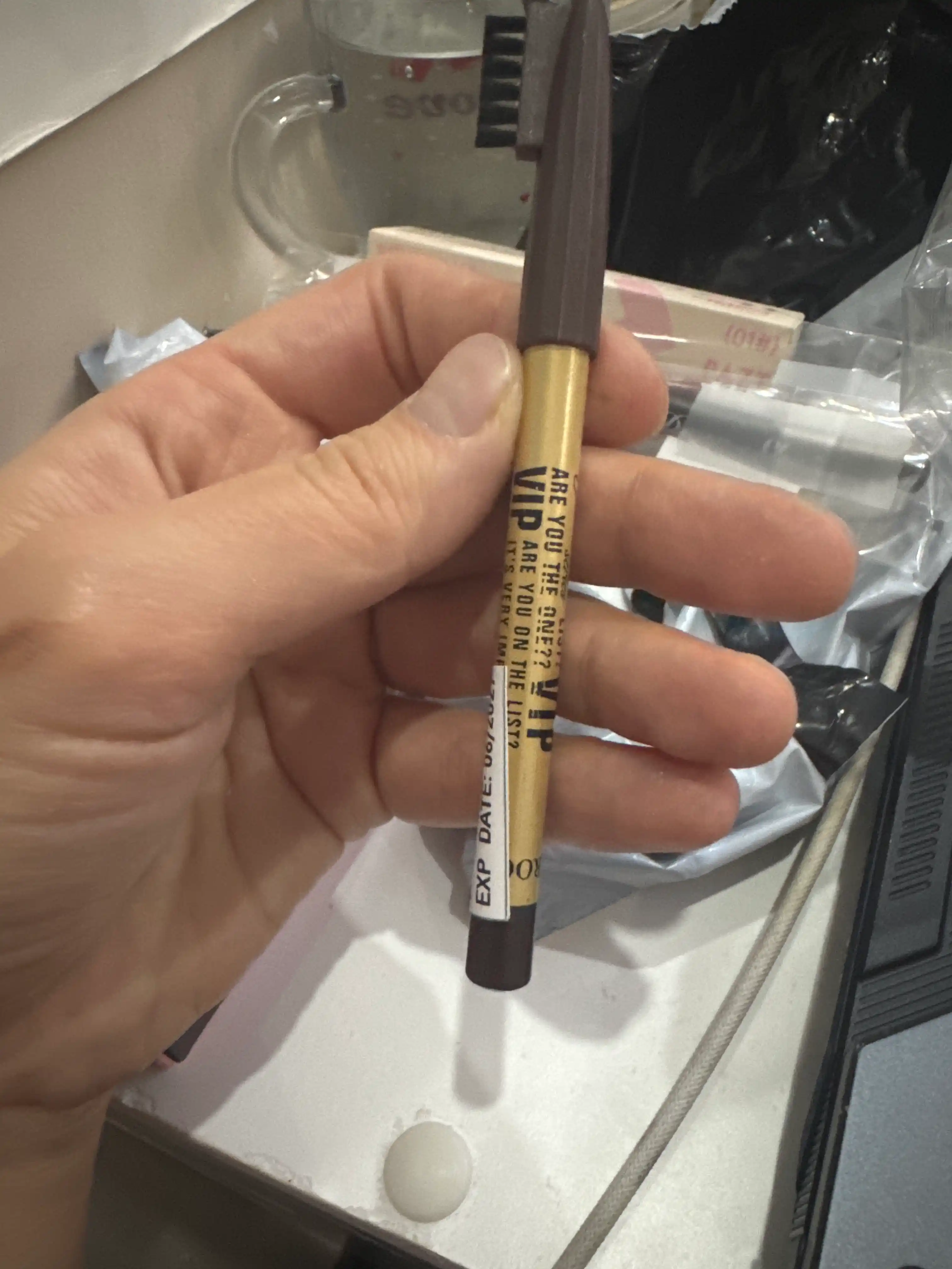 Карандаш для бровей MAKEUP PENCIL VIP
