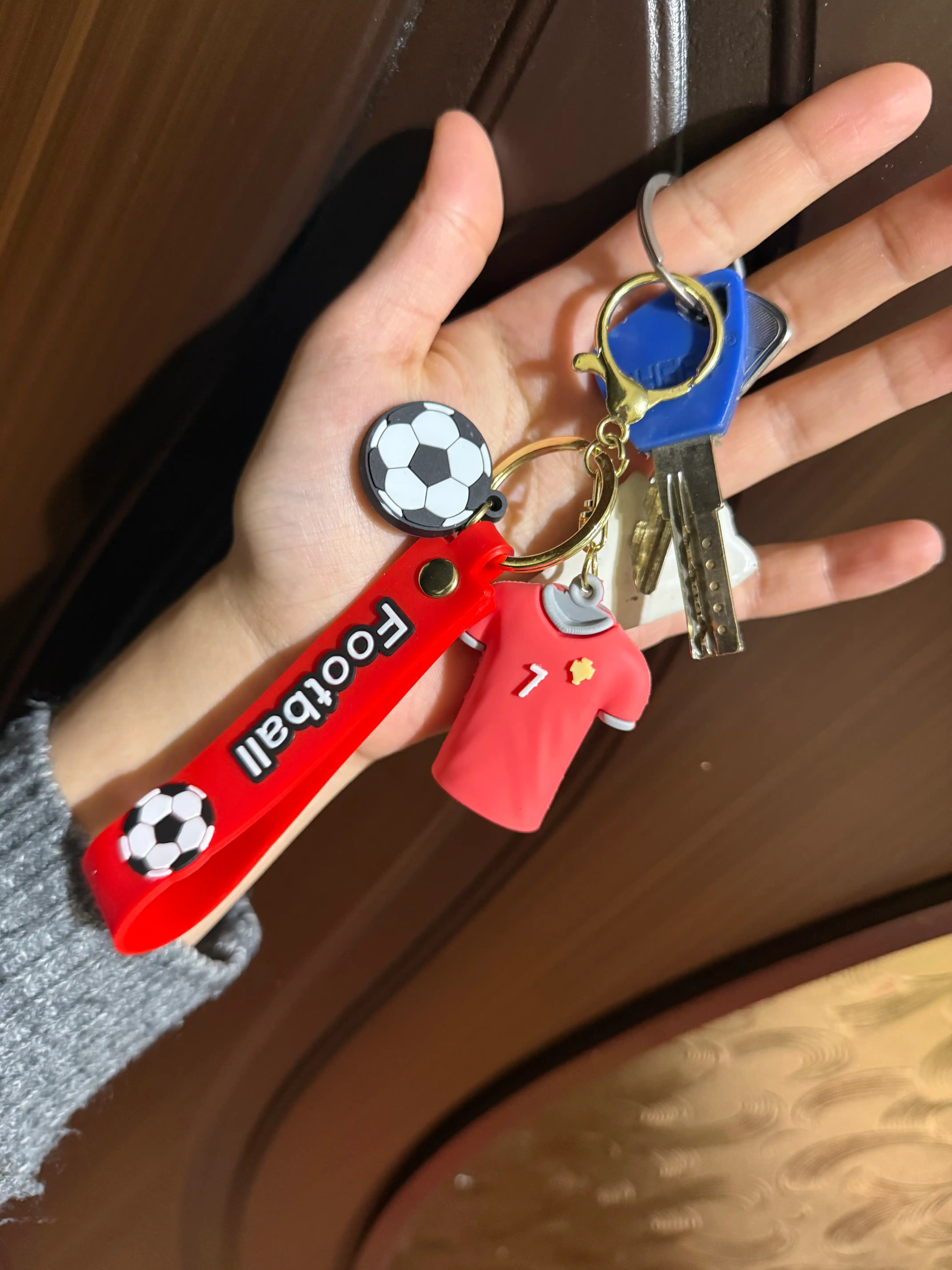 Futbol brelok Messi, Ronaldo, Neymar, Mbappe – silikon kalitqop, futbolka shakli sovg‘a