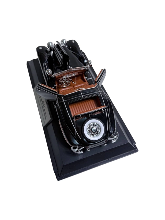 Коллекционная модель Maisto Mercedes-Benz 500K Typ Special Roadster 1936 1:18