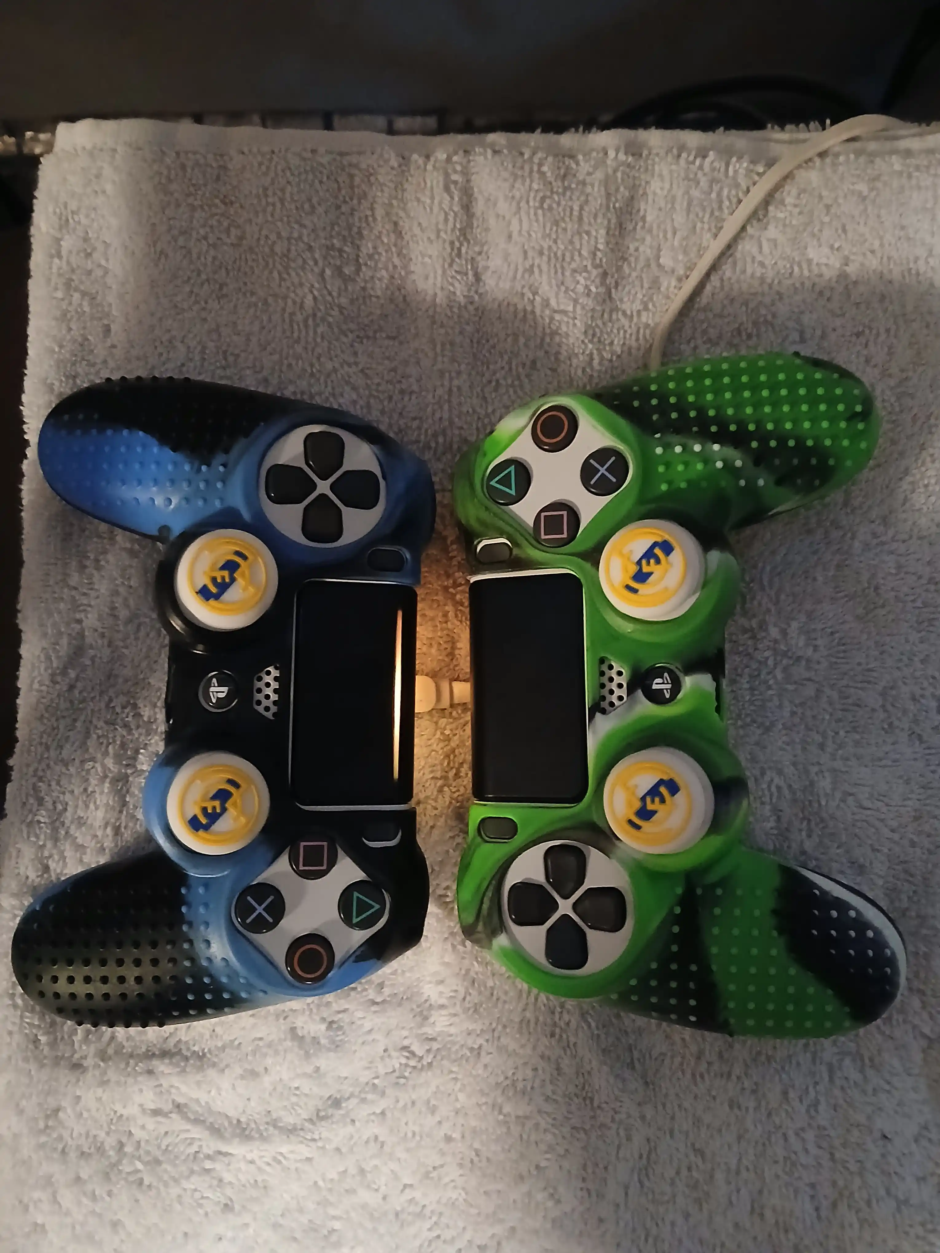 Чехол силиконовый для джойстика геймпада консоли PS4
