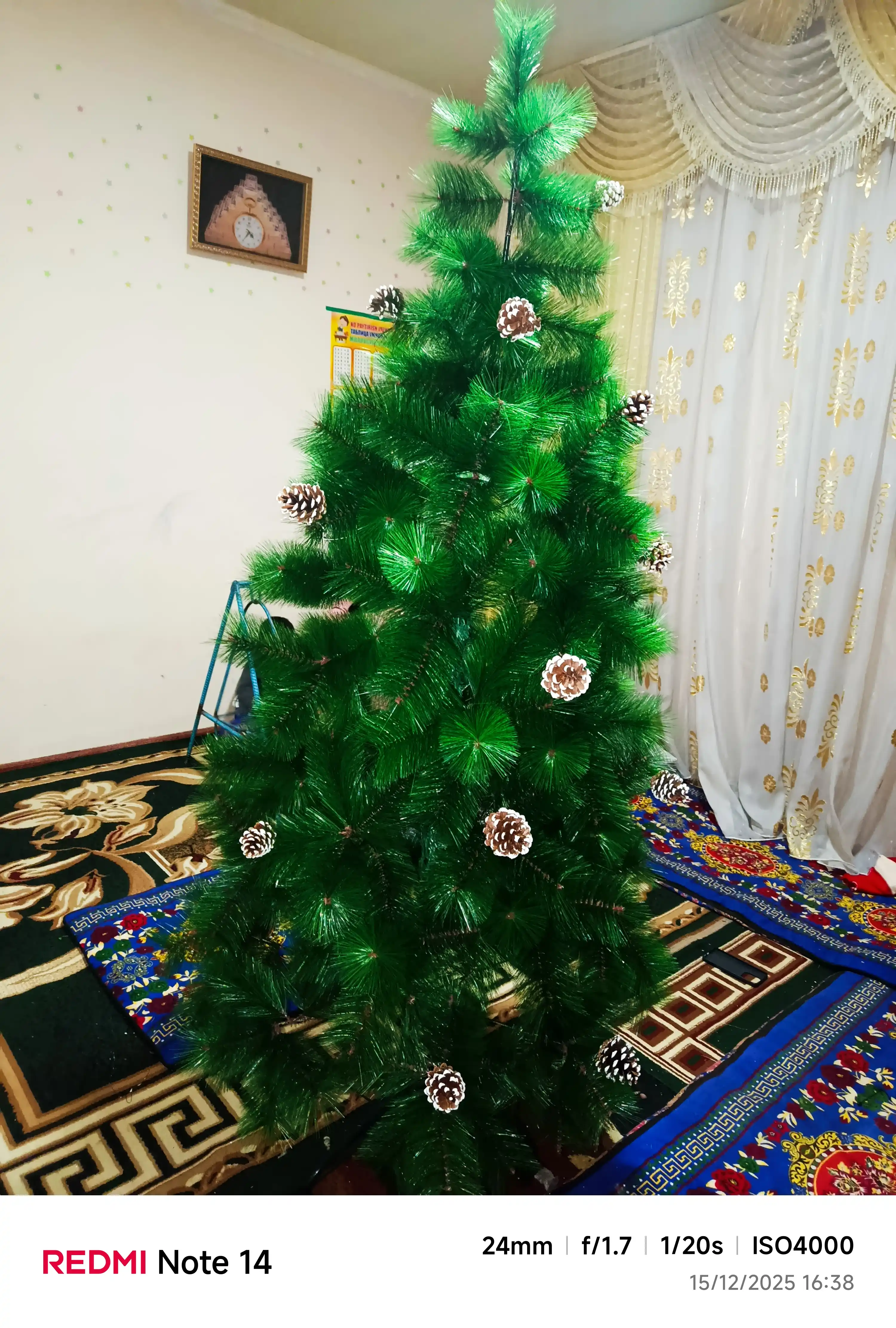 Yangi Yil archasi, sun'iy, 120 sm-300 sm bayramingiz uchun ajoyib bezak