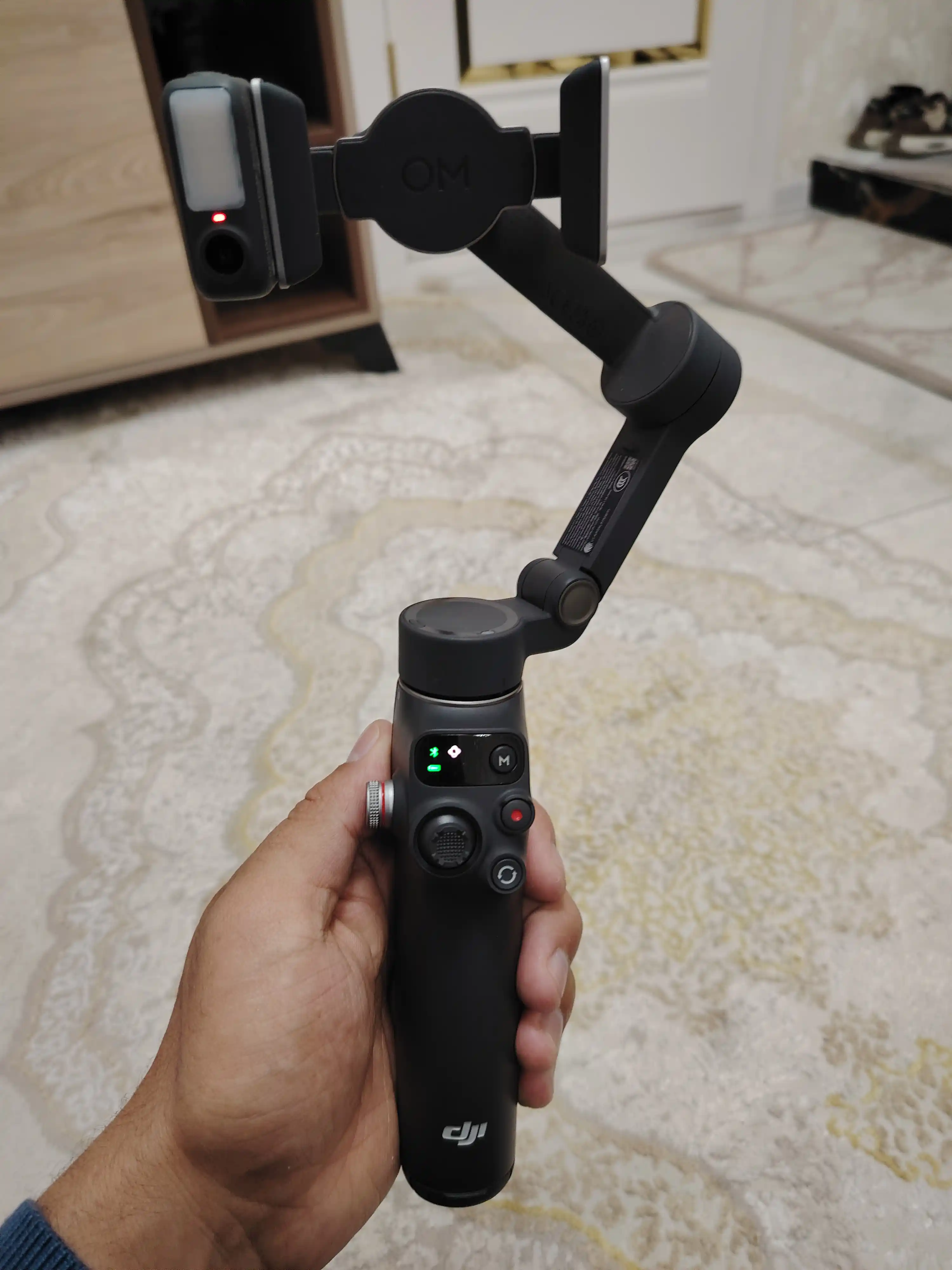 Стабилизатор DJI Osmo Mobile 8 для смартфона, с ActiveTrack, 3-осевой, складной