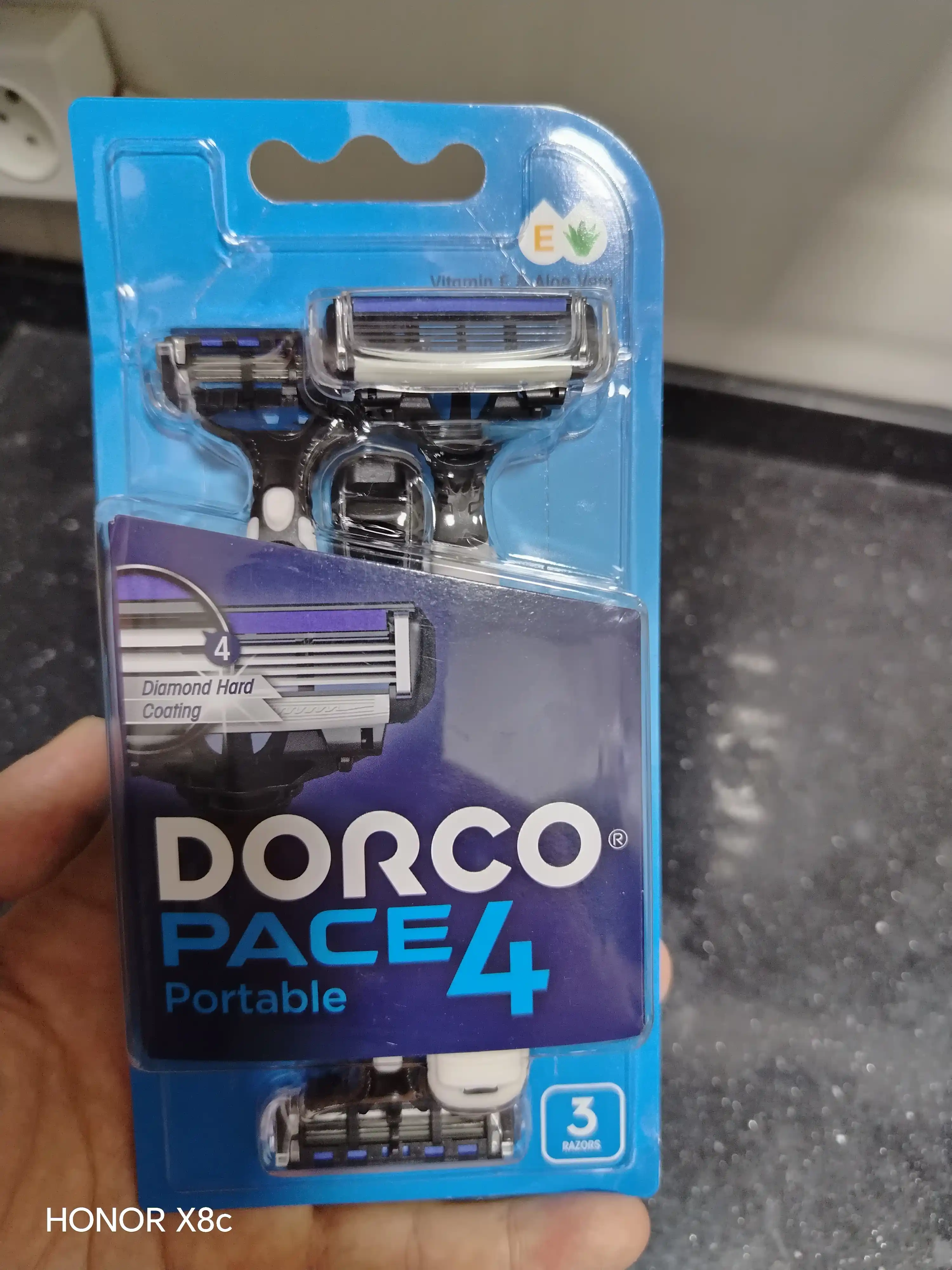 Bir martalik ustara DORCO PACE 4, blister, 3 dona