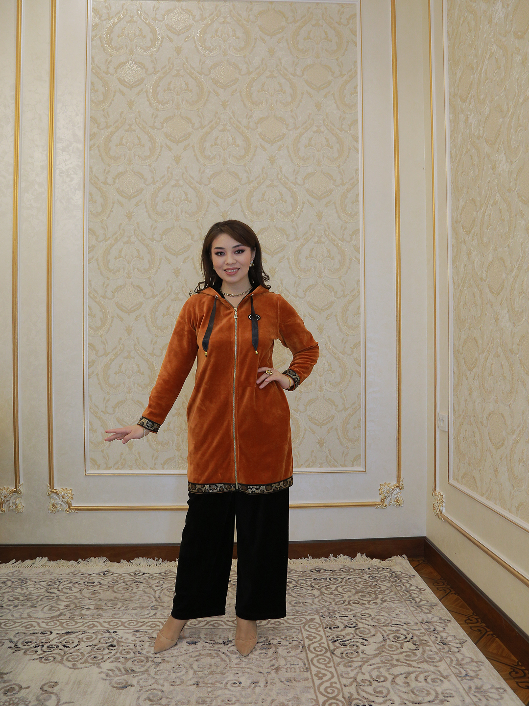 Velyurli xalat shimi bilan - 