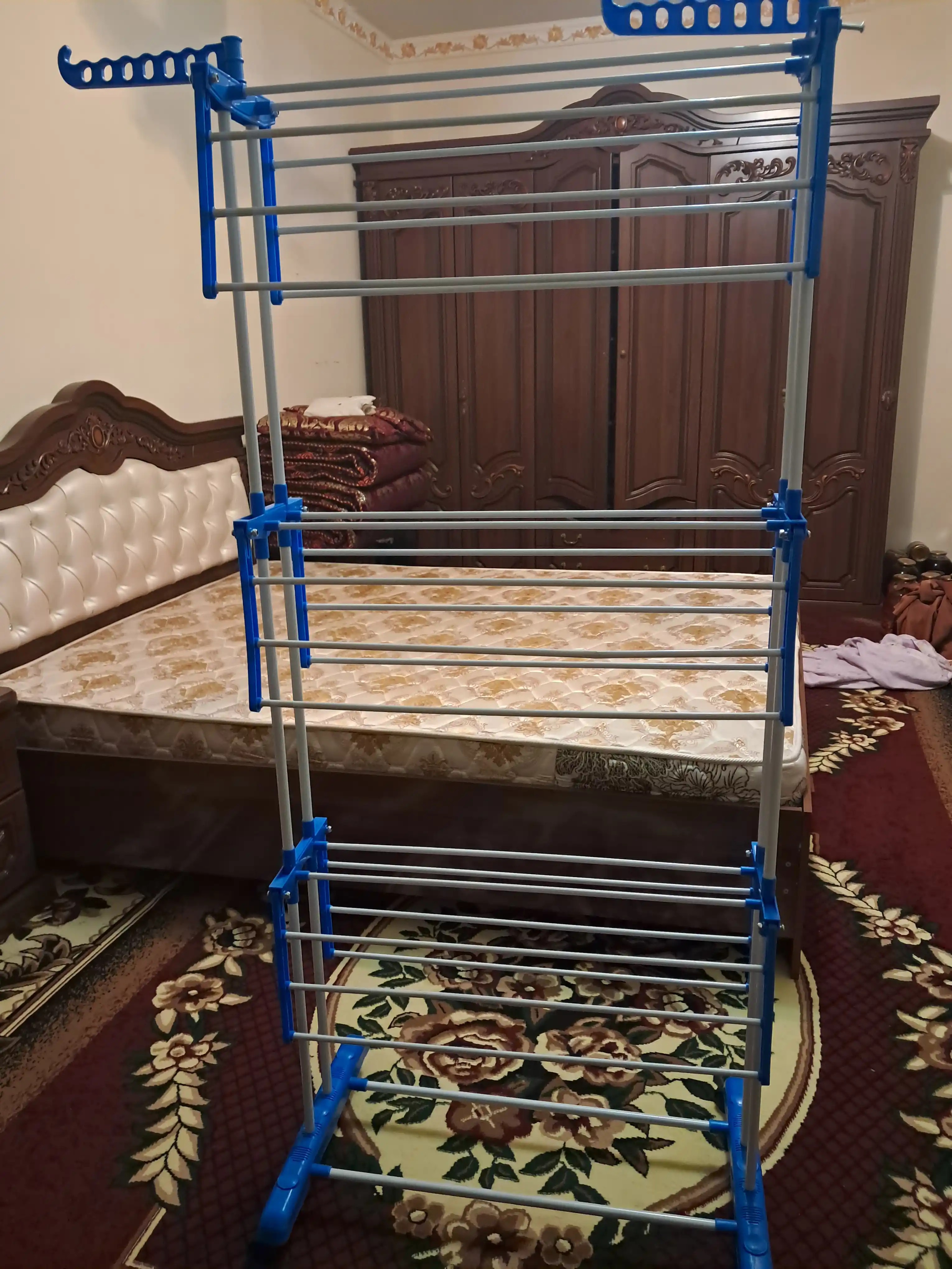Kiyim quritgich,sushilka polda turadigan,yig'iladigan,vertikal, kiyim va poyabzallar uchun