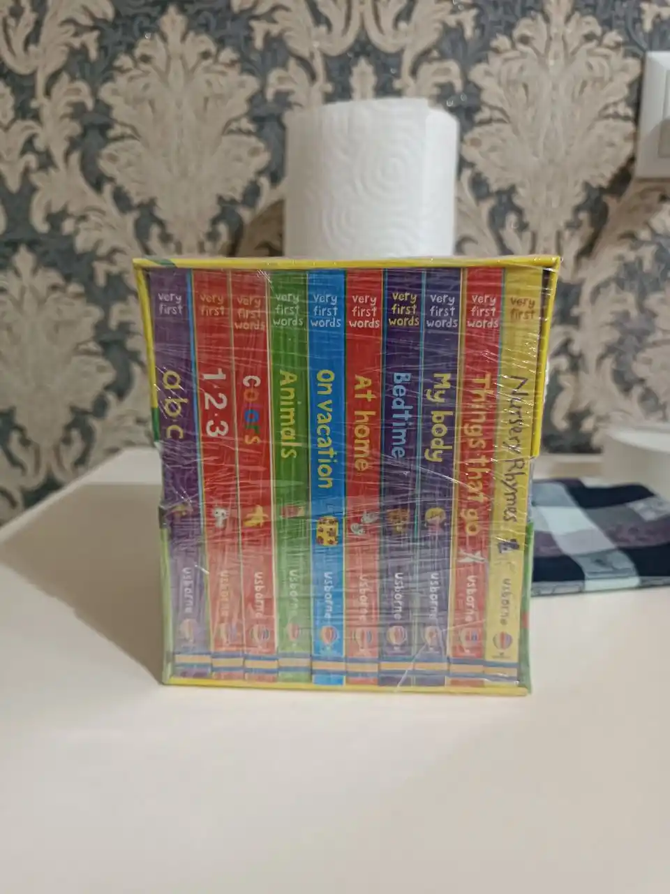 Usborne Very First Words —  10 ta rivojlantiruvchi karton kitoblar to`plami