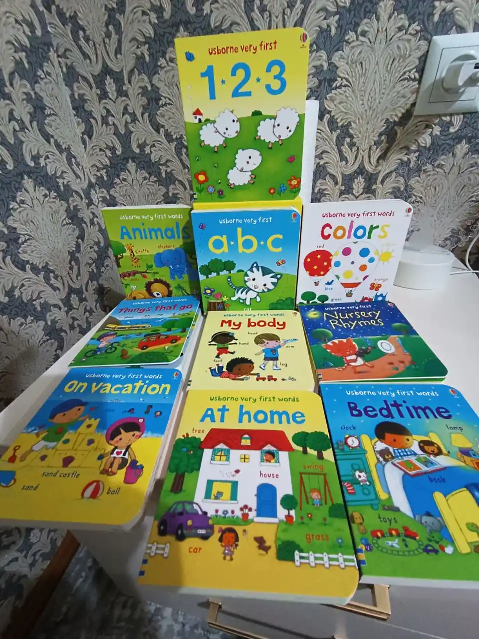 Usborne Very First Words —  10 ta rivojlantiruvchi karton kitoblar to`plami