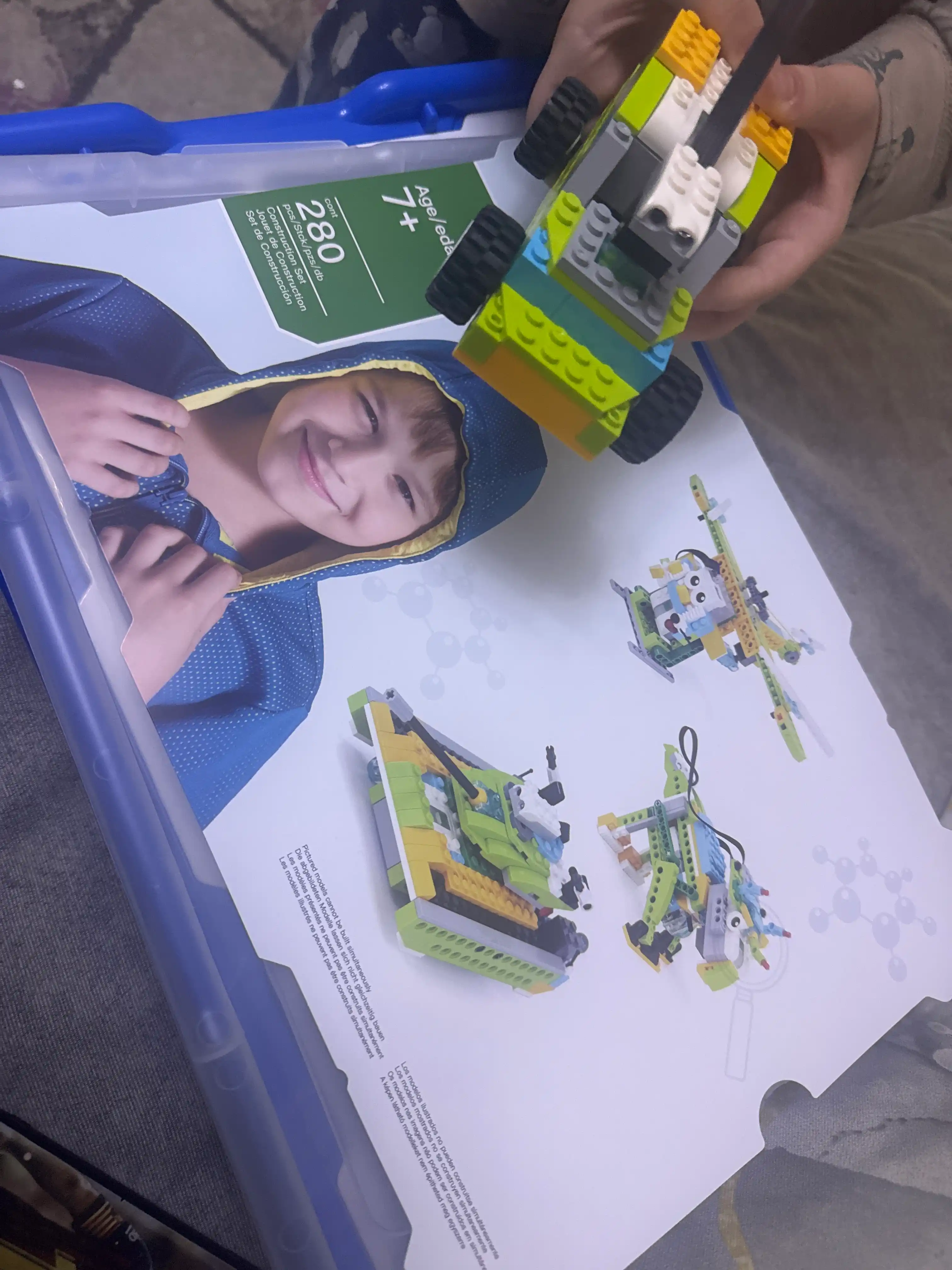 LEGO WeDo 2.0 konstruktori, akkumulyator va 2 ta motorchikli – robototexnika, 800+ model