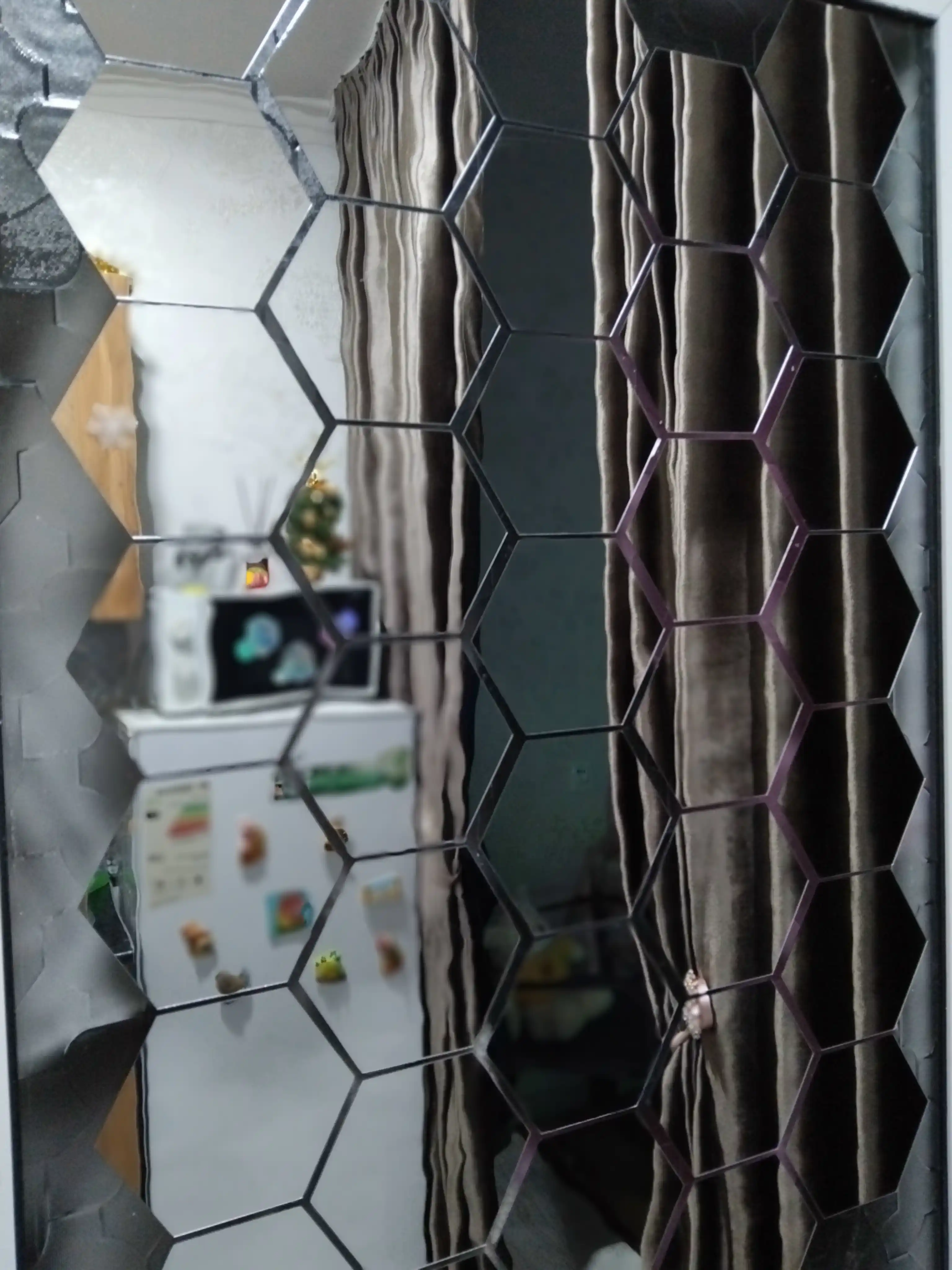 Ichki devor bezaklari uchun, oynali olti burchakli stikerlar, sotalar, 12 dona