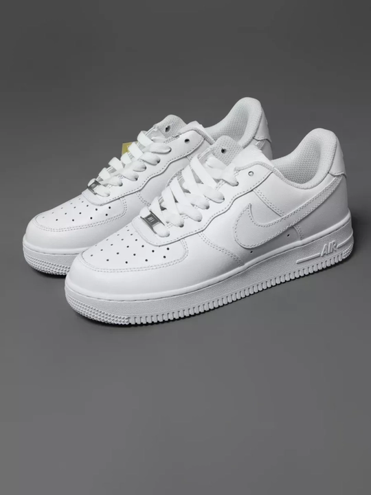 Erkaklar, ayollar va o‘smirlar uchun sport krossovkalari Nike Air Force 1, o'lchami 36-44