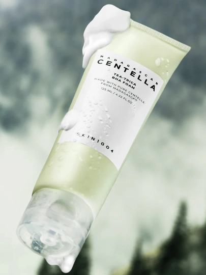Пенка для умывания Skin1004 Madagascar Centella Tea-Trica BHA Foam, 125 мл