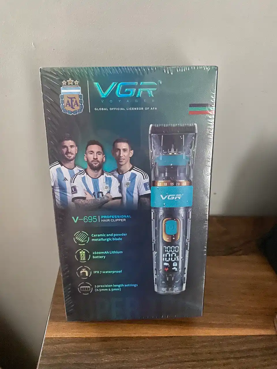 Soch olish mashinkasi VGR V-695, 6 ta nasadka, 3 tezlik, LED displey