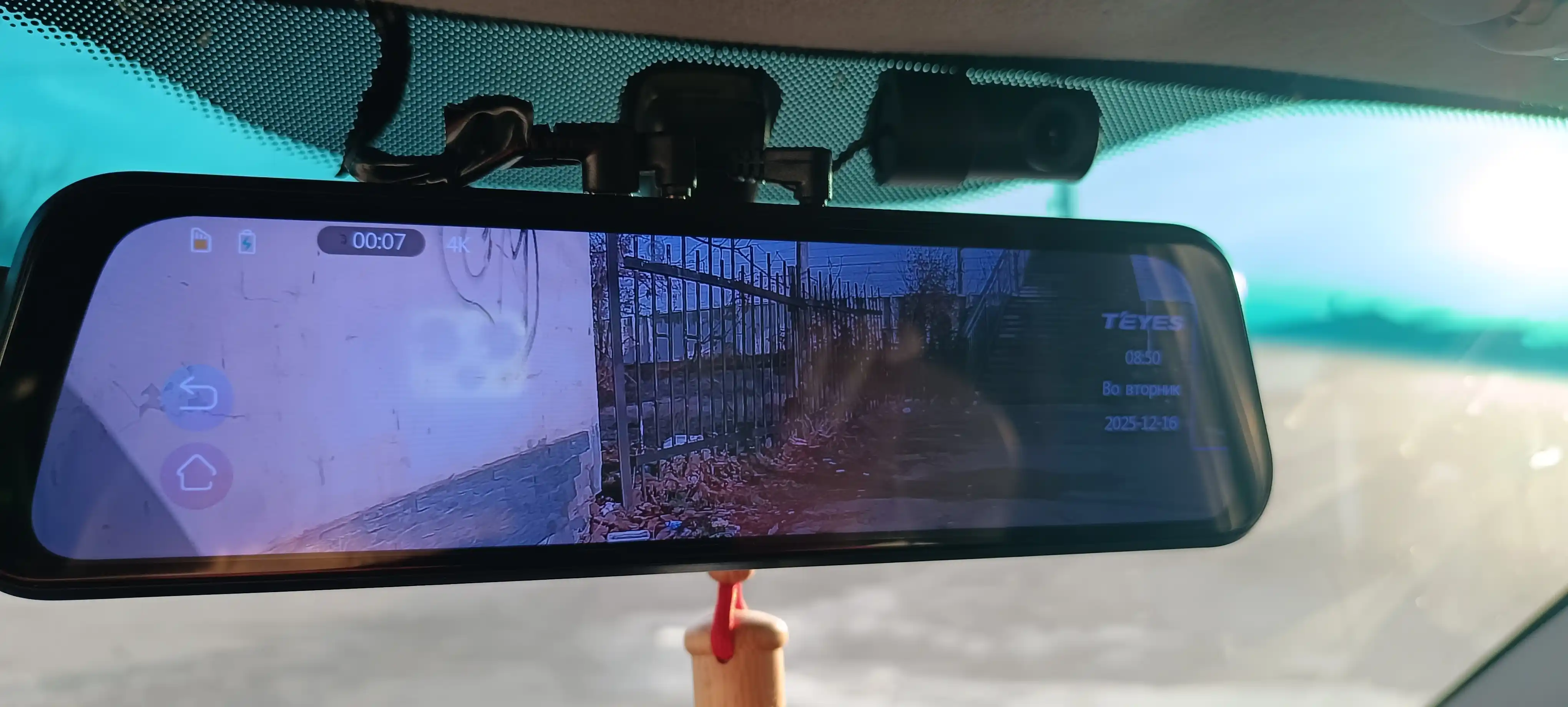 Видеорегистратор TEYES Q8 для авто — 3 камеры, Wi-Fi, GPS, 4K запись