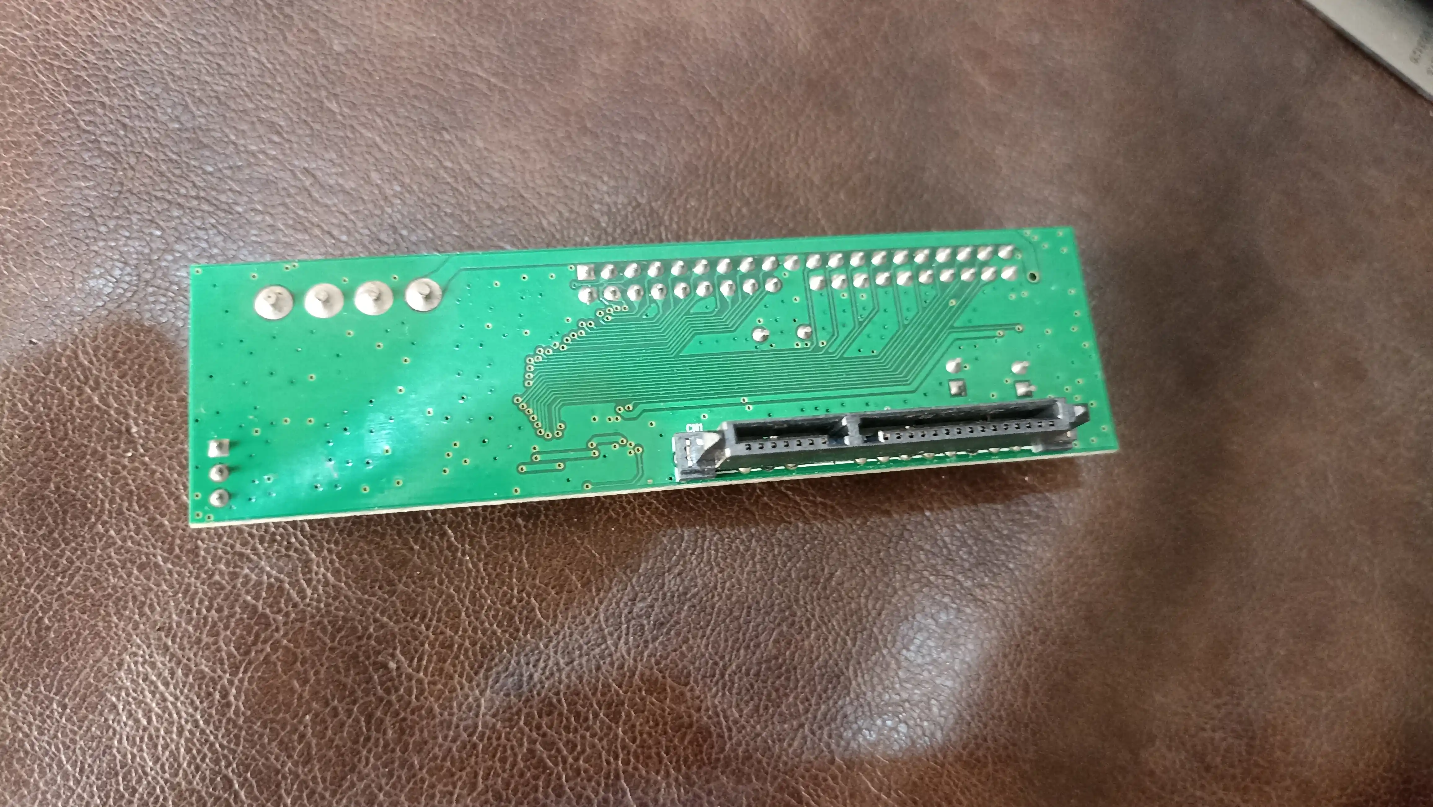 Sata dan IDE 2.5 gacha bo'lgan ayoldan 3.5 dyuymli erkakka 40 pinli adapter konvertori
