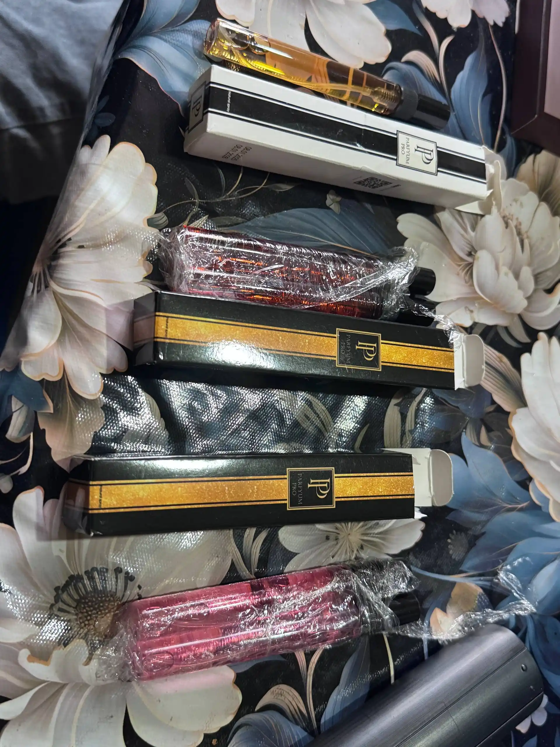 Ayollar uchun ajoyib atir, HFC Devil’s Intrigue EDP, parfyumlangan suv, HFC atr