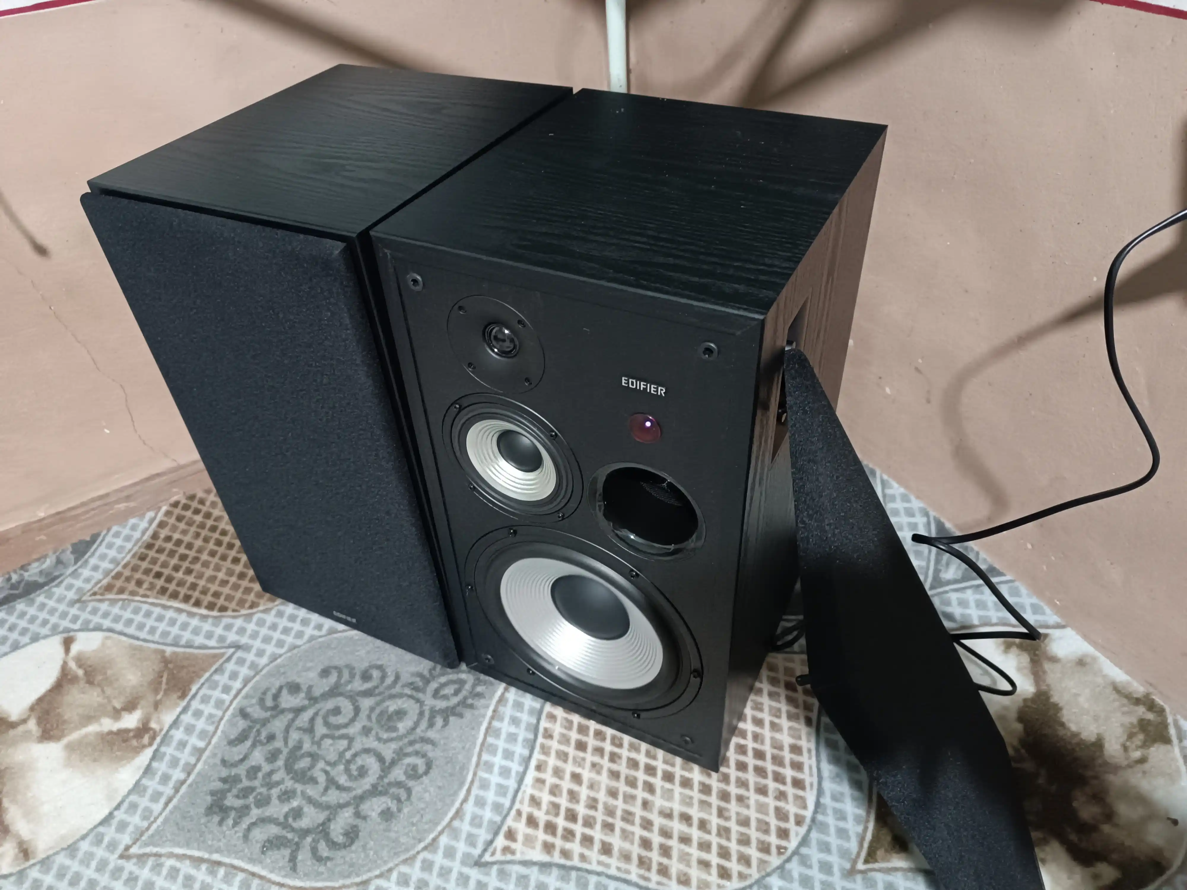 Aktiv akustik tizim Edifier R2850DB 2.0, 150 Vt