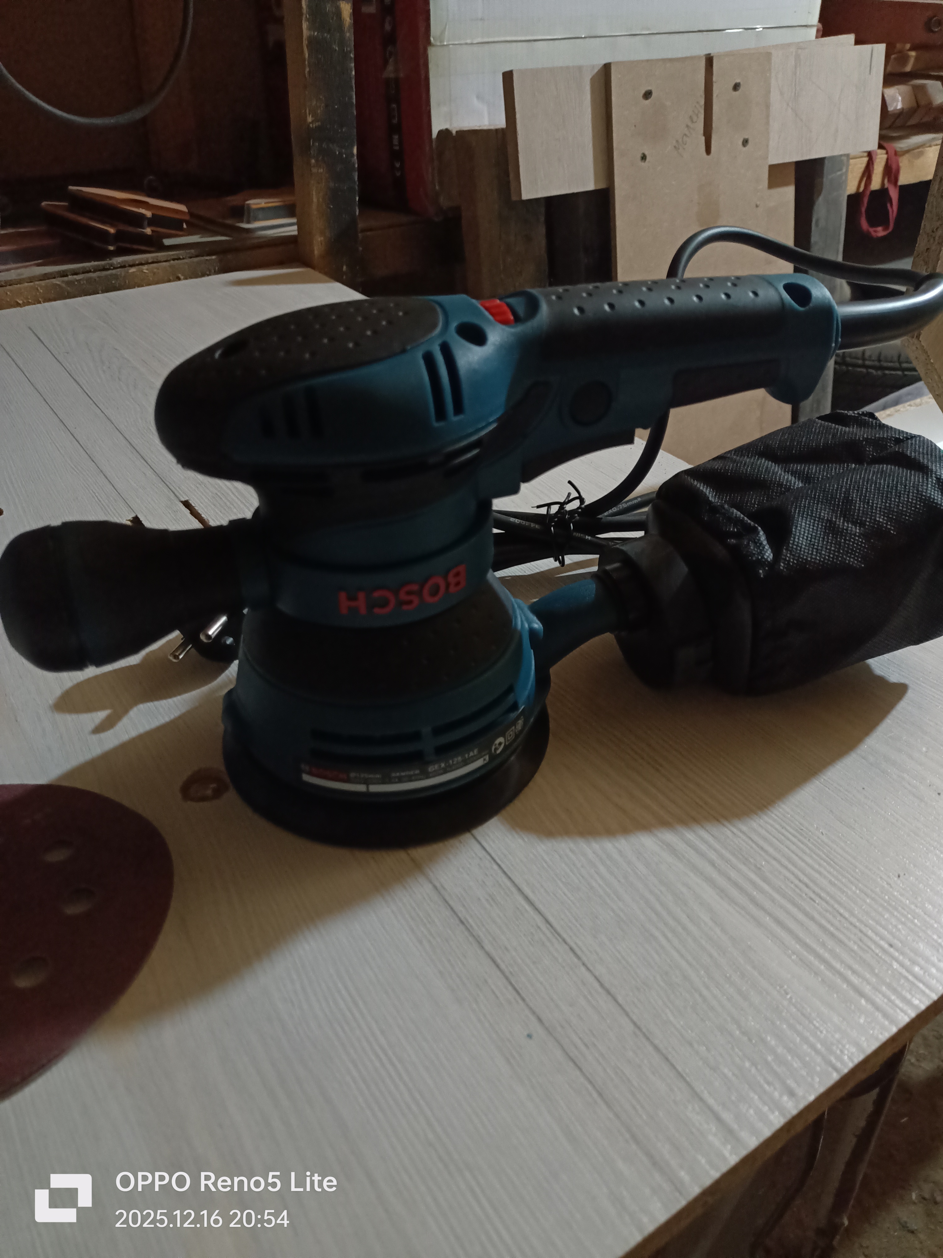Eccentric vibrating grinder, professional
