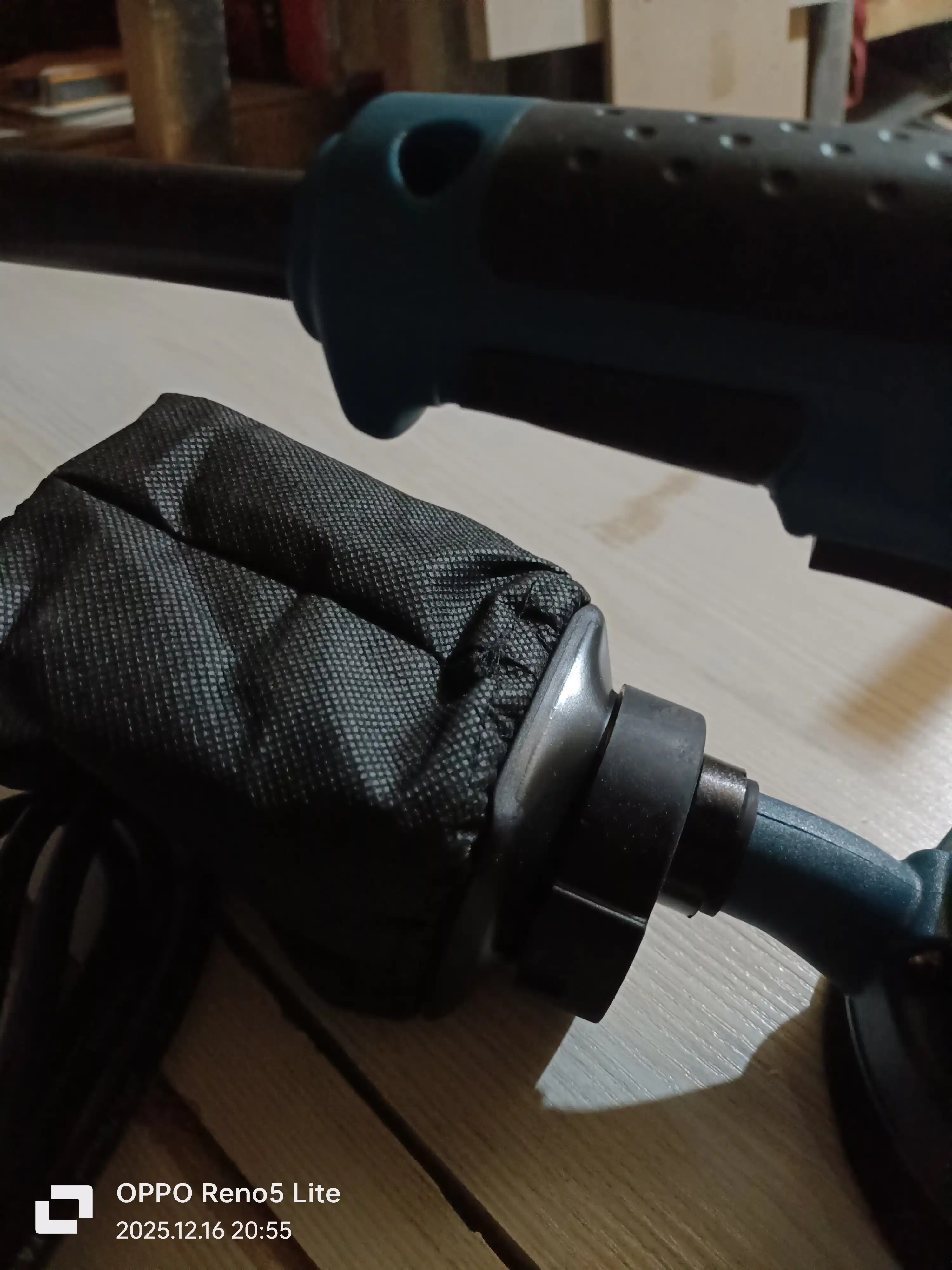 Eccentric vibrating grinder, professional