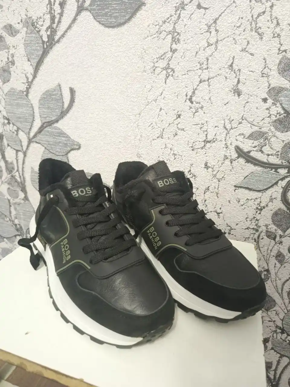 Qishki va kuzgi erkaklar uchun issiq charm krossovkalar BOSS Fashion 41–44