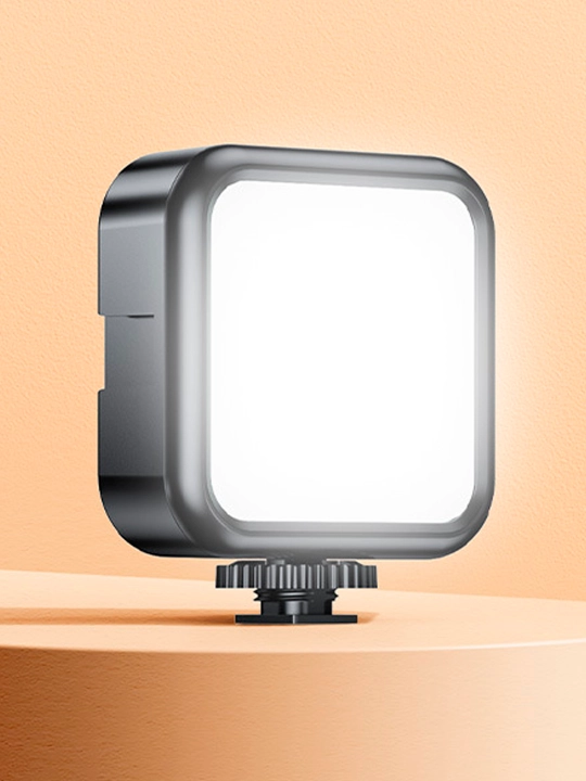 Yorug‘lik diodli RGB video chiroq, foto/video uchun ixcham portativ yoritgich
