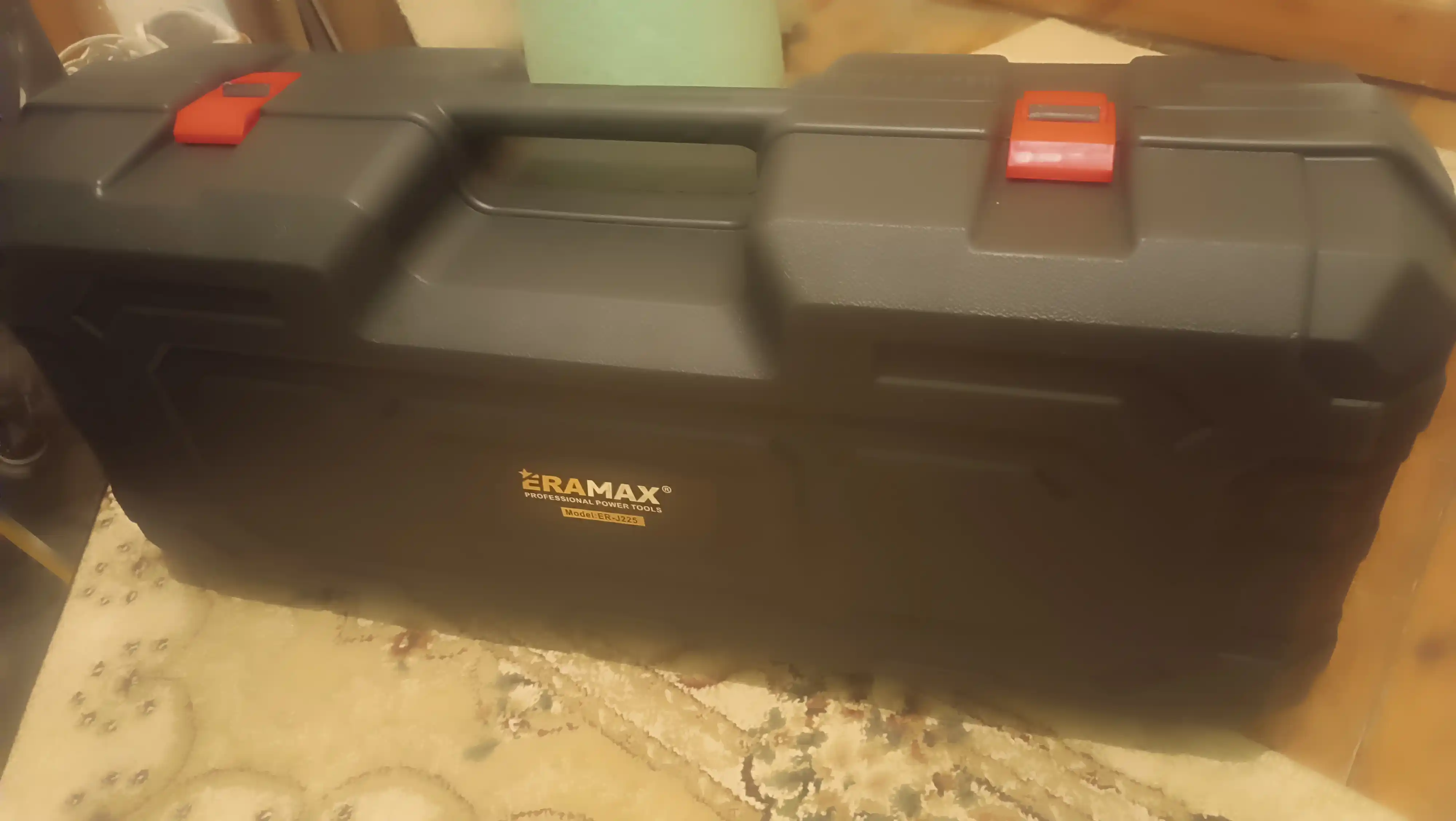 Шлифмашинка для стен и потолков Eramax, в пластиковом кейсе