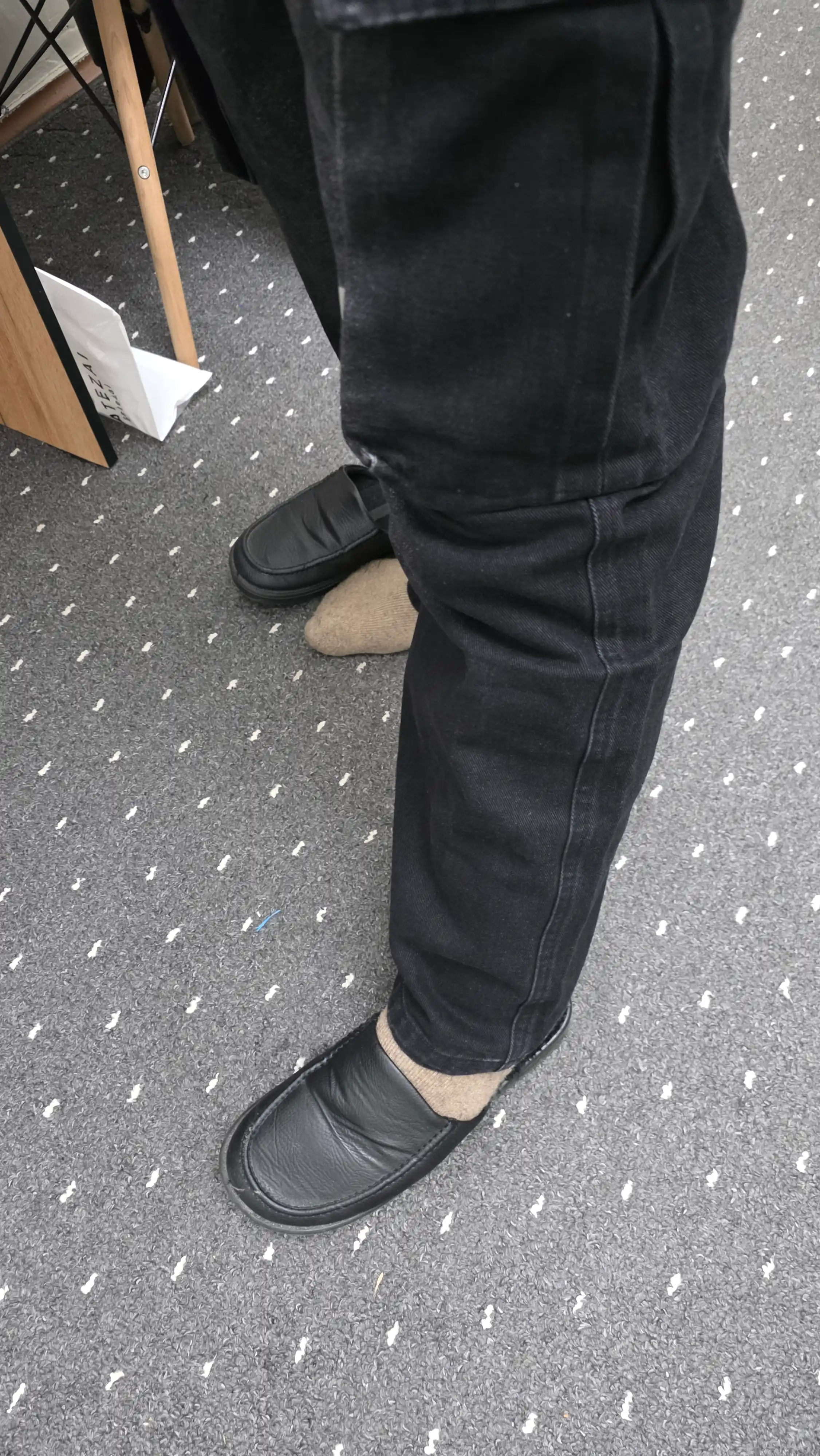 Elastik belbog‘li erkin bichimli erkaklar jinsi shimlari (Loose Fit), qulay, kundalik jinsi shimlar