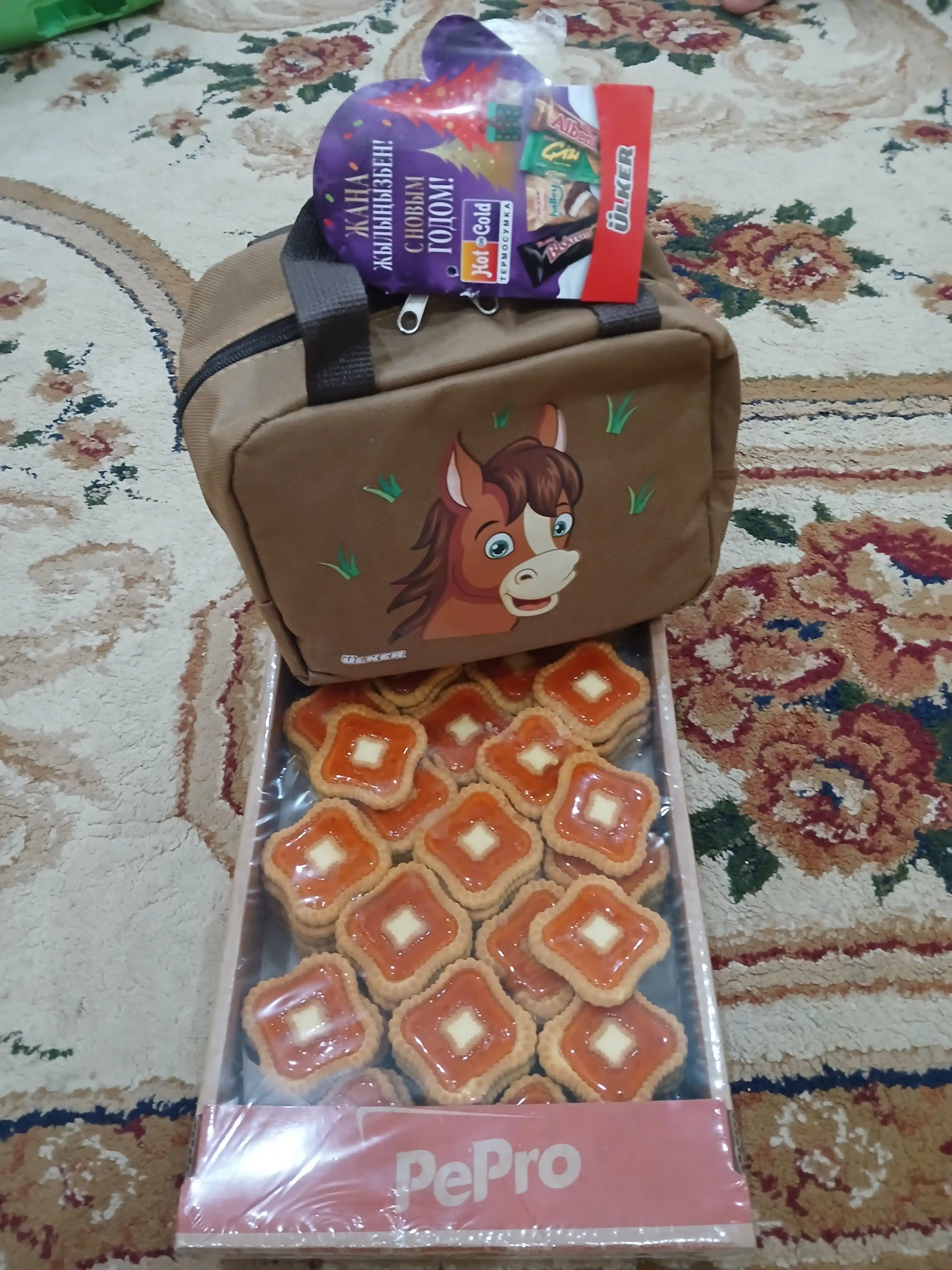 Pechenye nachinka yogli oq va jeleli dekor 3 ta ta’m qora smorodina apelsin, malina, 1 kg