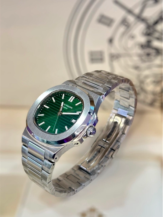 Patek Philippe Nautilus с зелёным циферблатом
